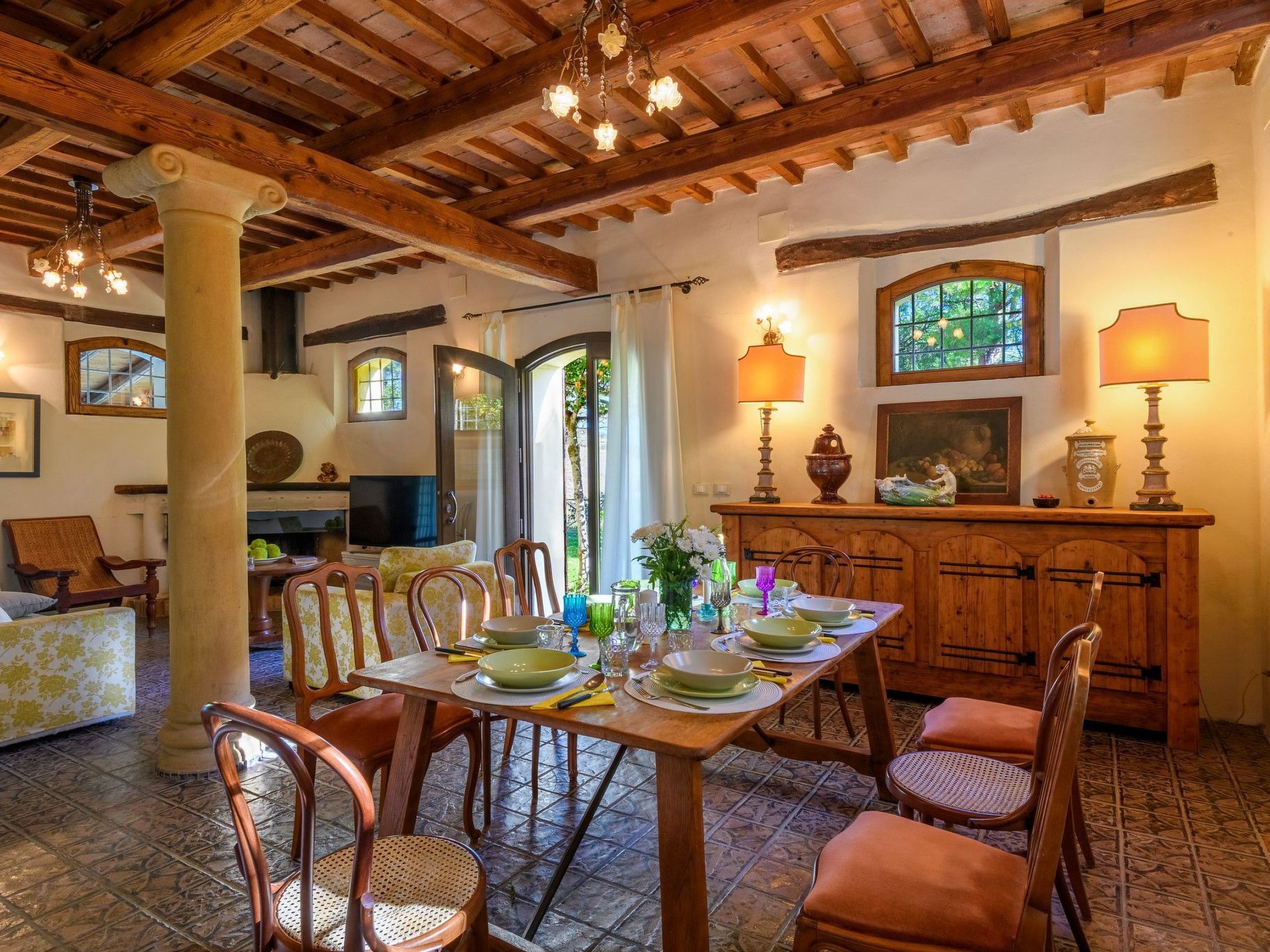 Licht unter den Buchen, Marche Urlaub, privater Pool-Dedans