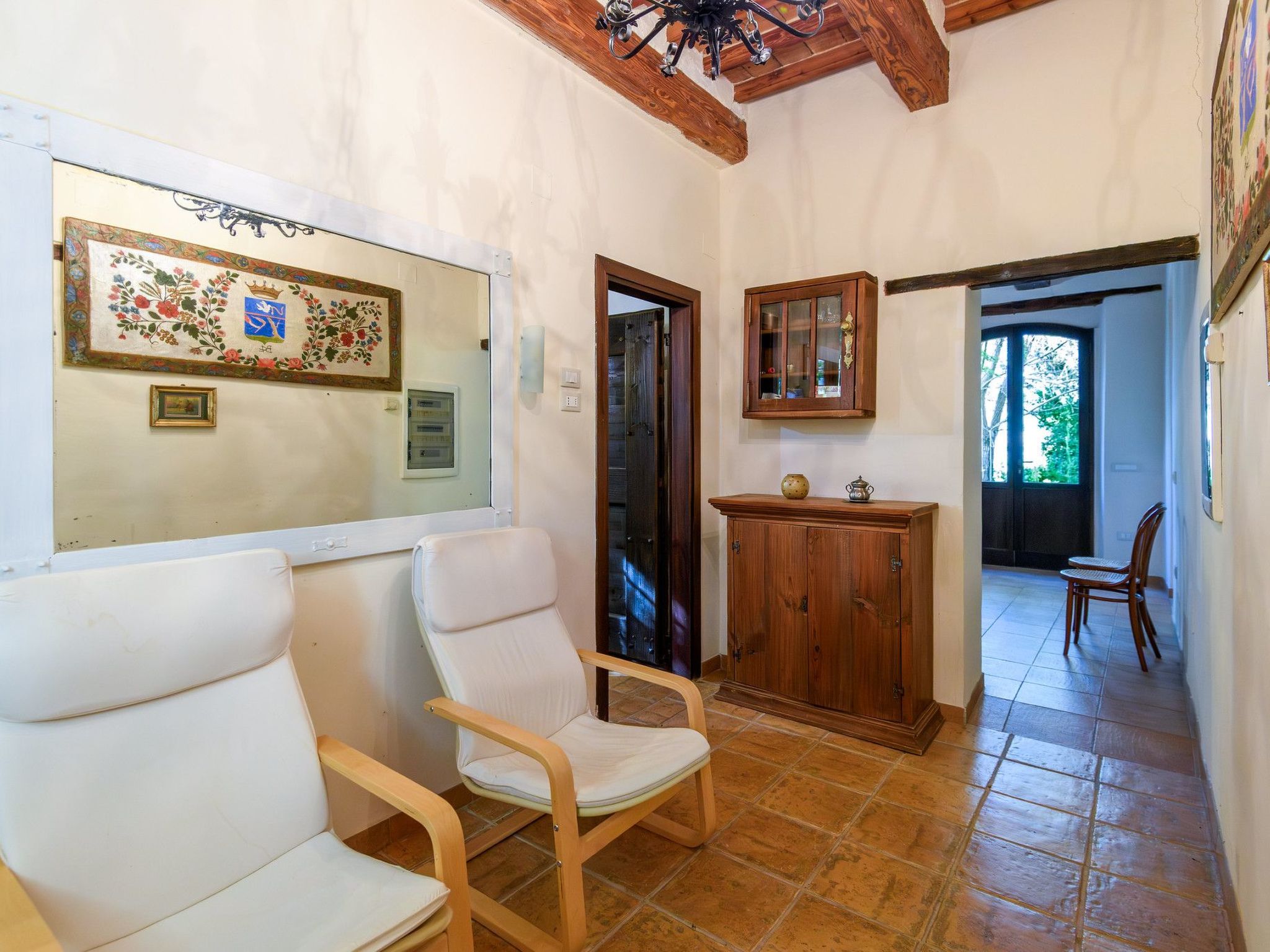 Licht unter den Buchen, Marche Urlaub, privater Pool-Dedans