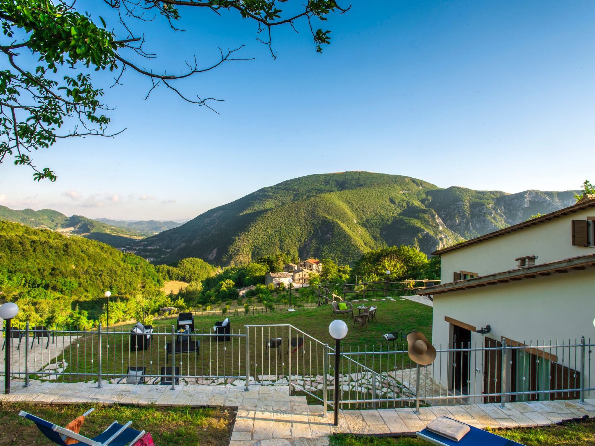 Acquanera - Marcheholiday, mit privatem Pool-Binnen