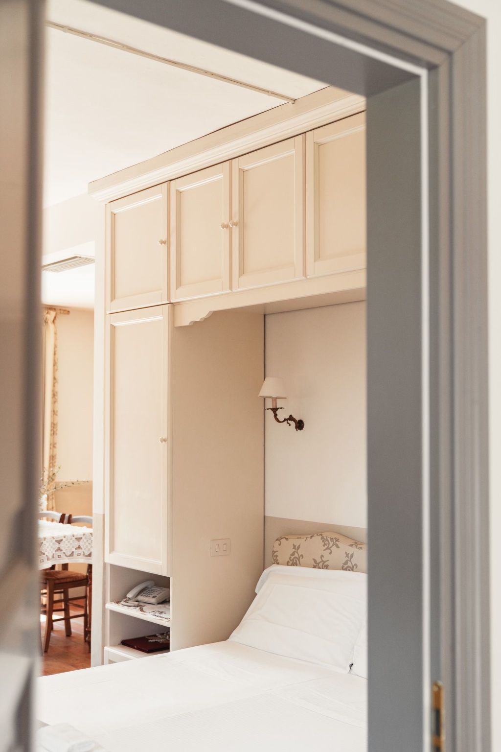 In einem Bauernhaus in den Hügeln, mit Garten und Pool-Binnen