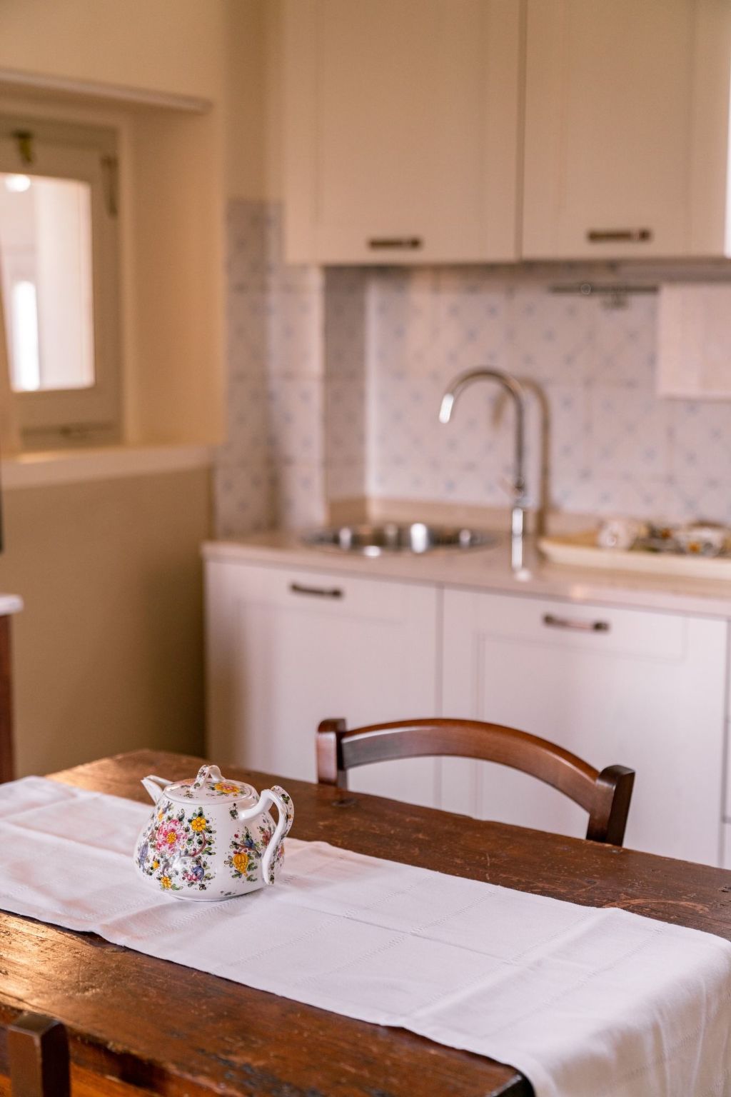 Studio-Apartment mit Garten, Grill, Pool und Aussicht-Drinnen