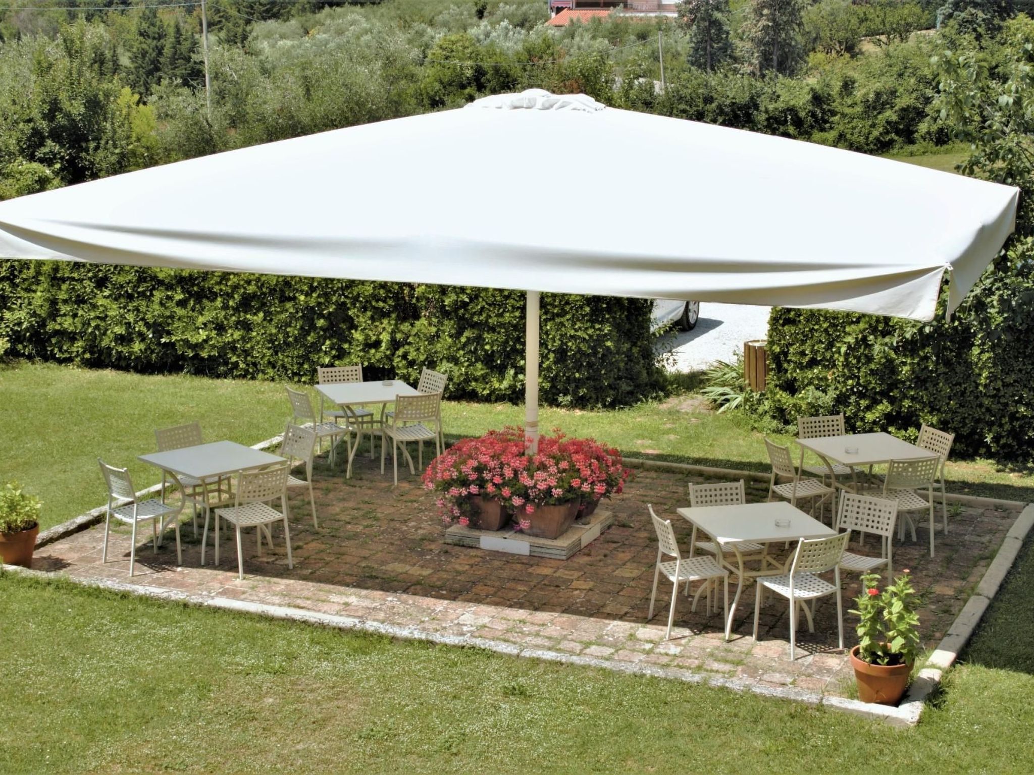 Studio-Apartment mit Garten, Grill, Pool und Aussicht-Drinnen