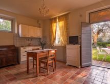 Studio-Apartment mit Sommerpool, Garten und Aussicht