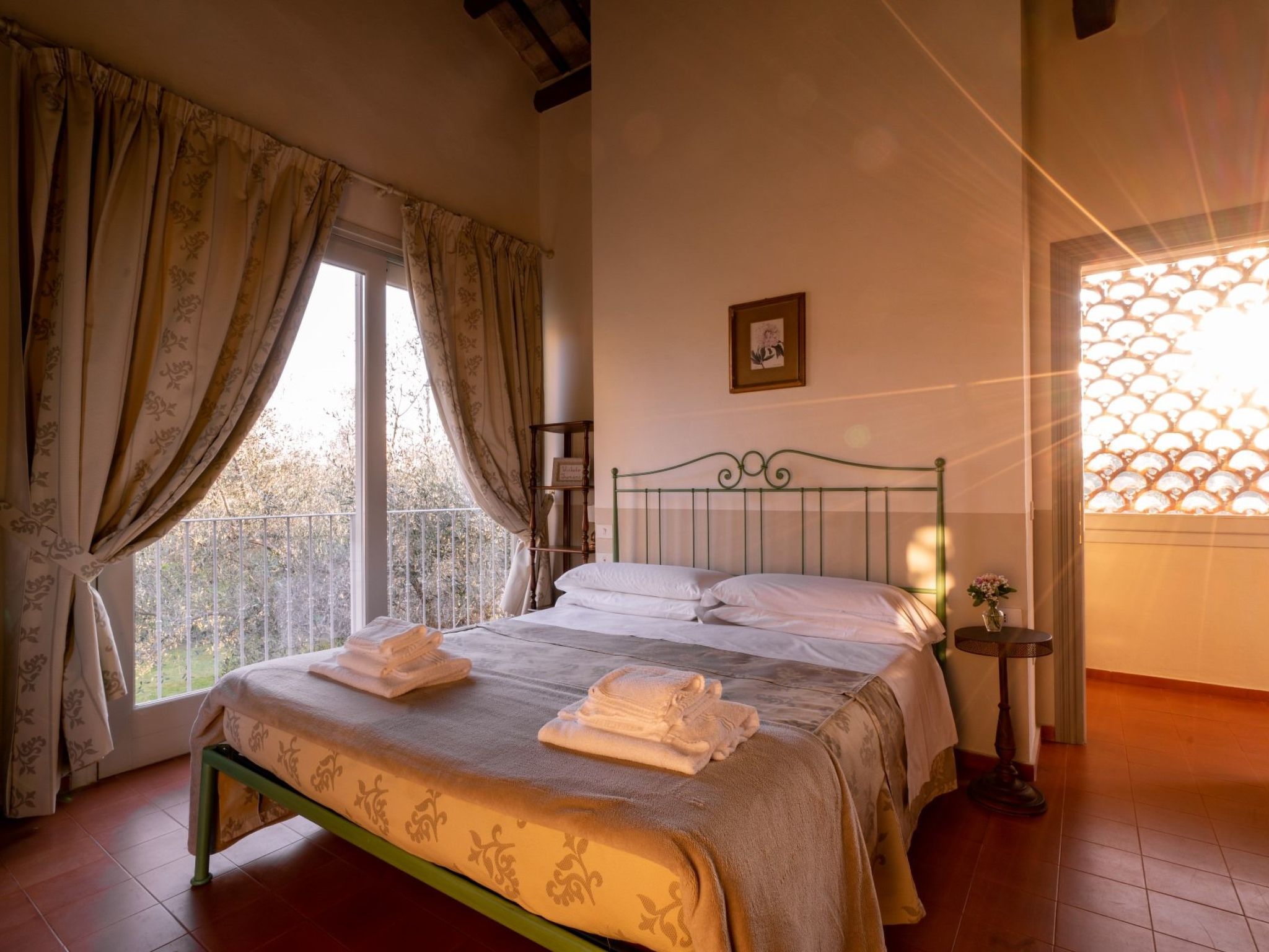 Drei-Zimmer-Panorama-Wohnung mit Terrasse und Sommerpool-Drinnen