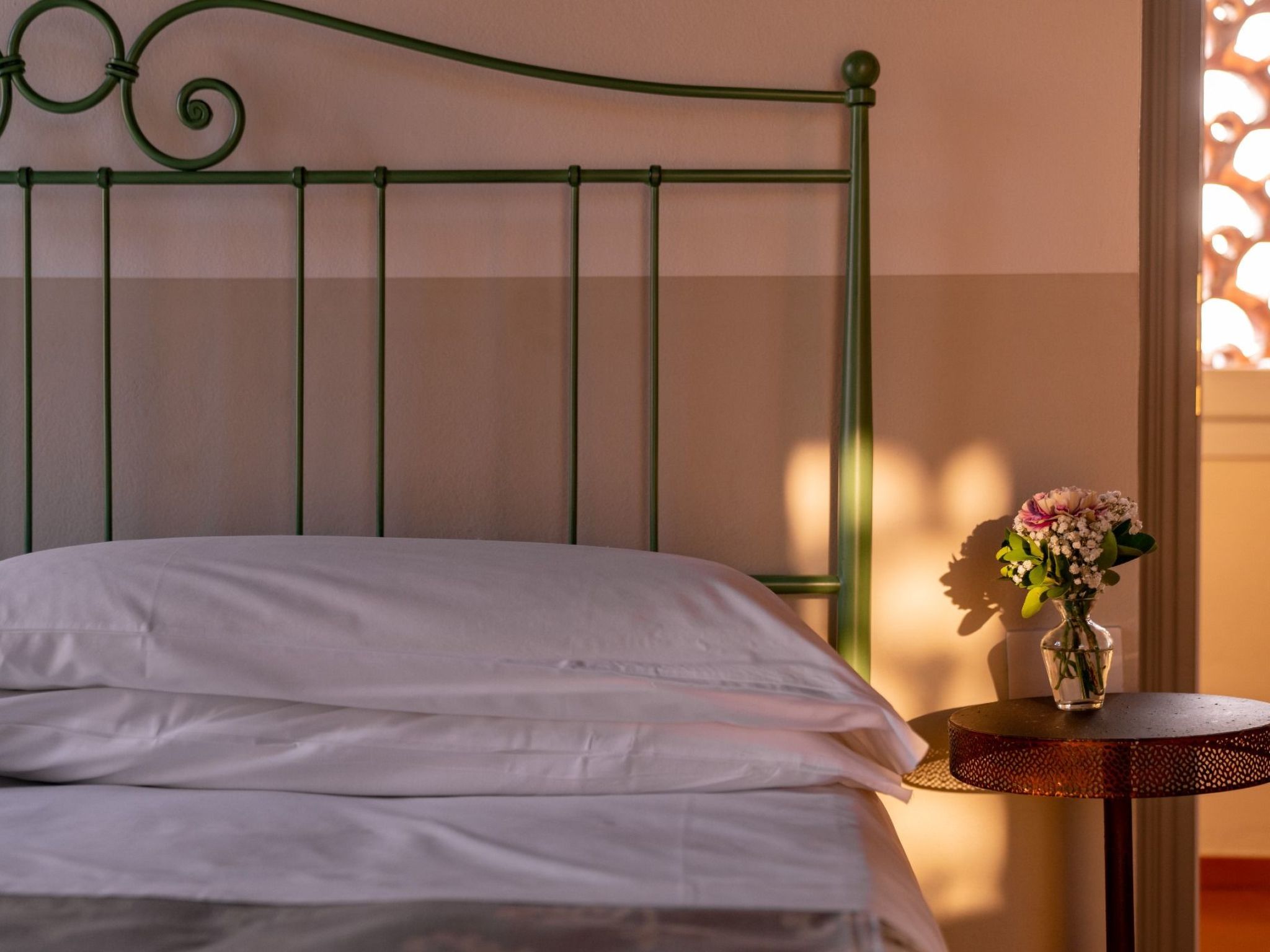 Drei-Zimmer-Panorama-Wohnung mit Terrasse und Sommerpool-Drinnen