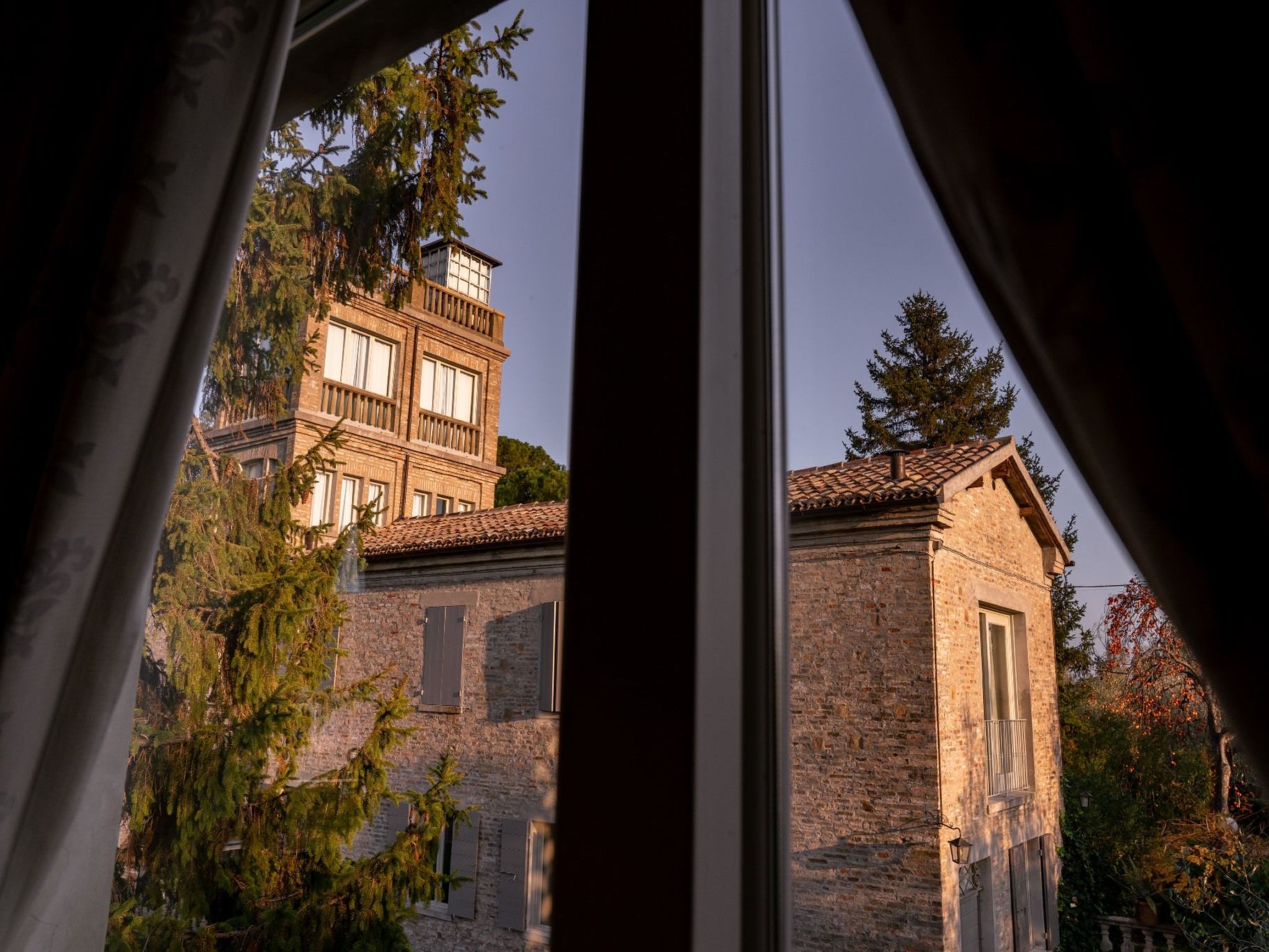 Drei-Zimmer-Panorama-Wohnung mit Terrasse und Sommerpool-Drinnen