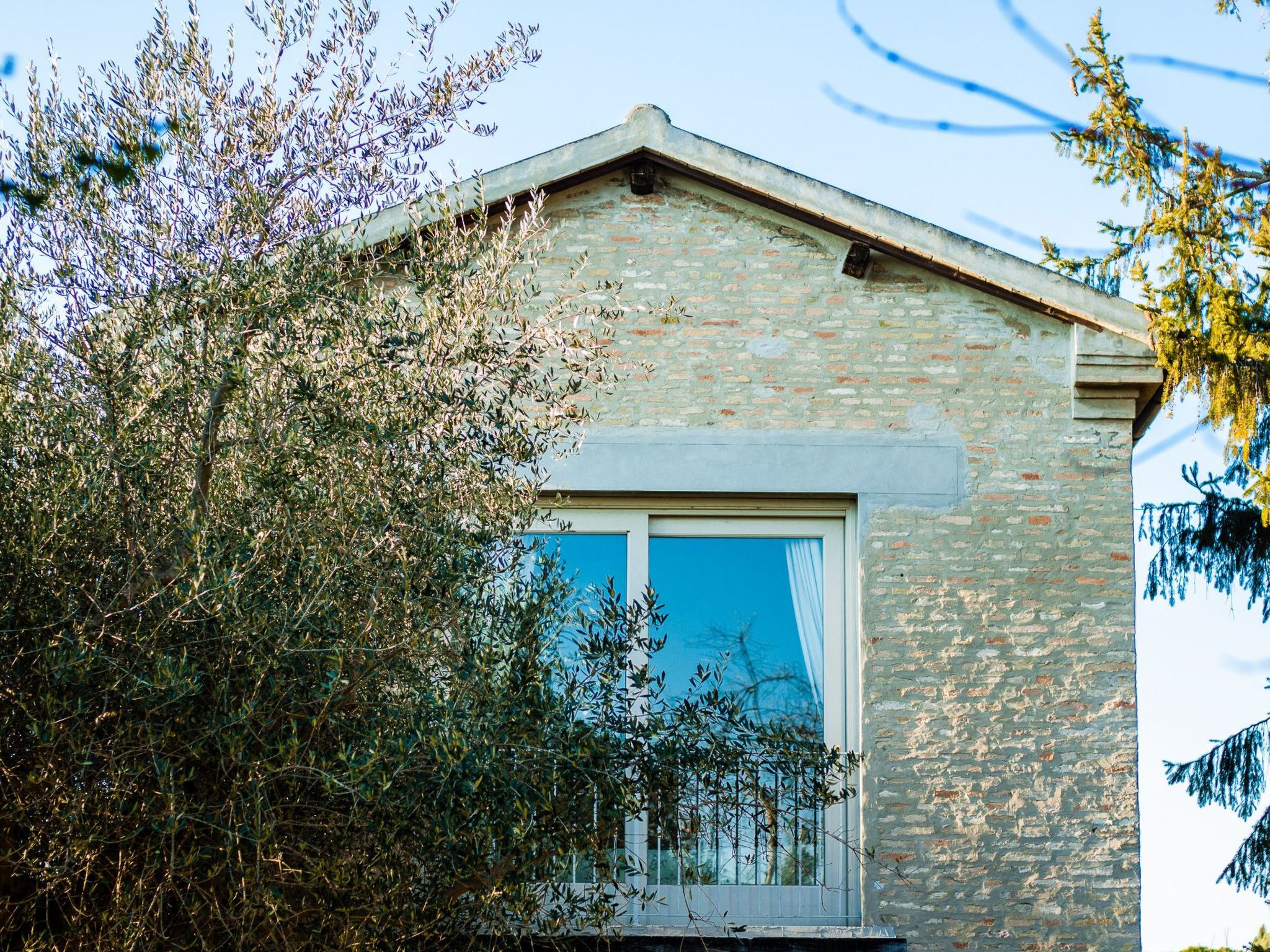 Drei-Zimmer-Panorama-Wohnung mit Terrasse und Sommerpool-Drinnen