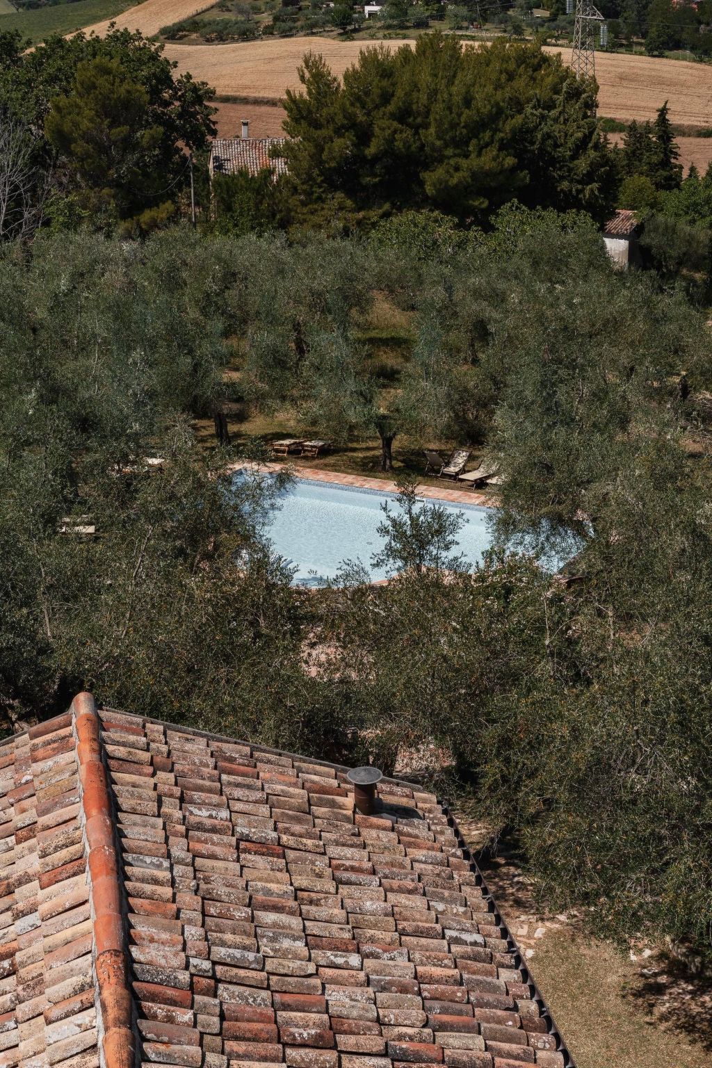 Drei-Zimmer-Panorama-Wohnung mit Terrasse und Sommerpool-Drinnen