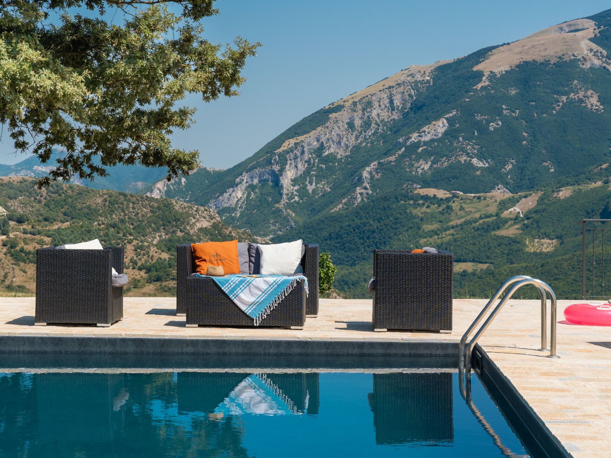 Ca Quattrocchi, Marcheholiday-Binnen