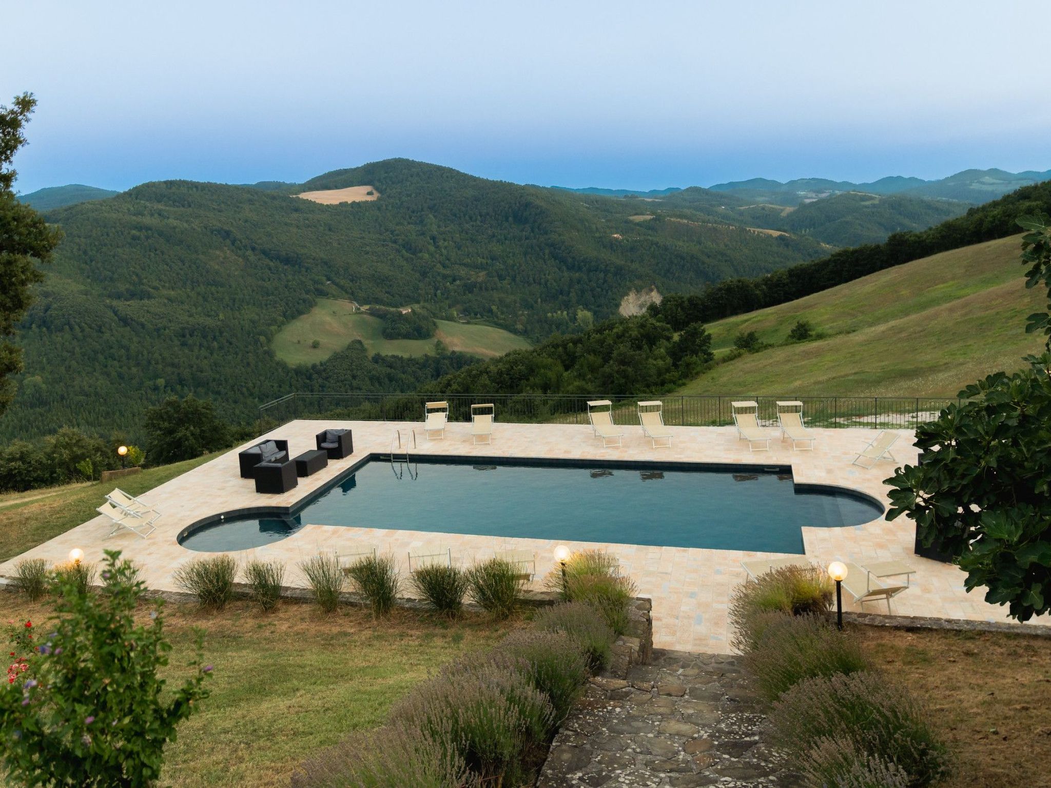 Ca Quattrocchi, Marcheholiday-Binnen