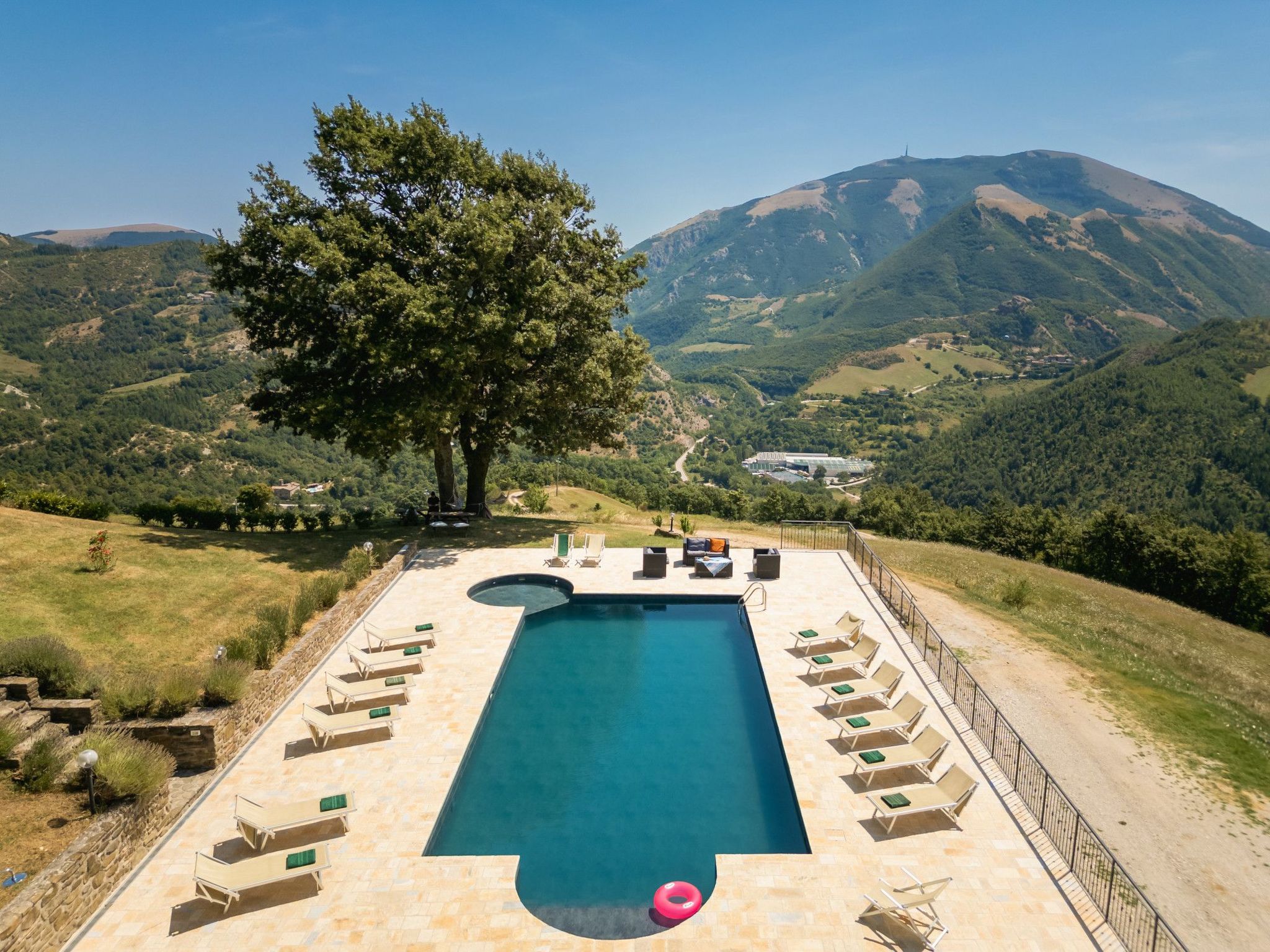 Ca Quattrocchi, Marcheholiday-Binnen