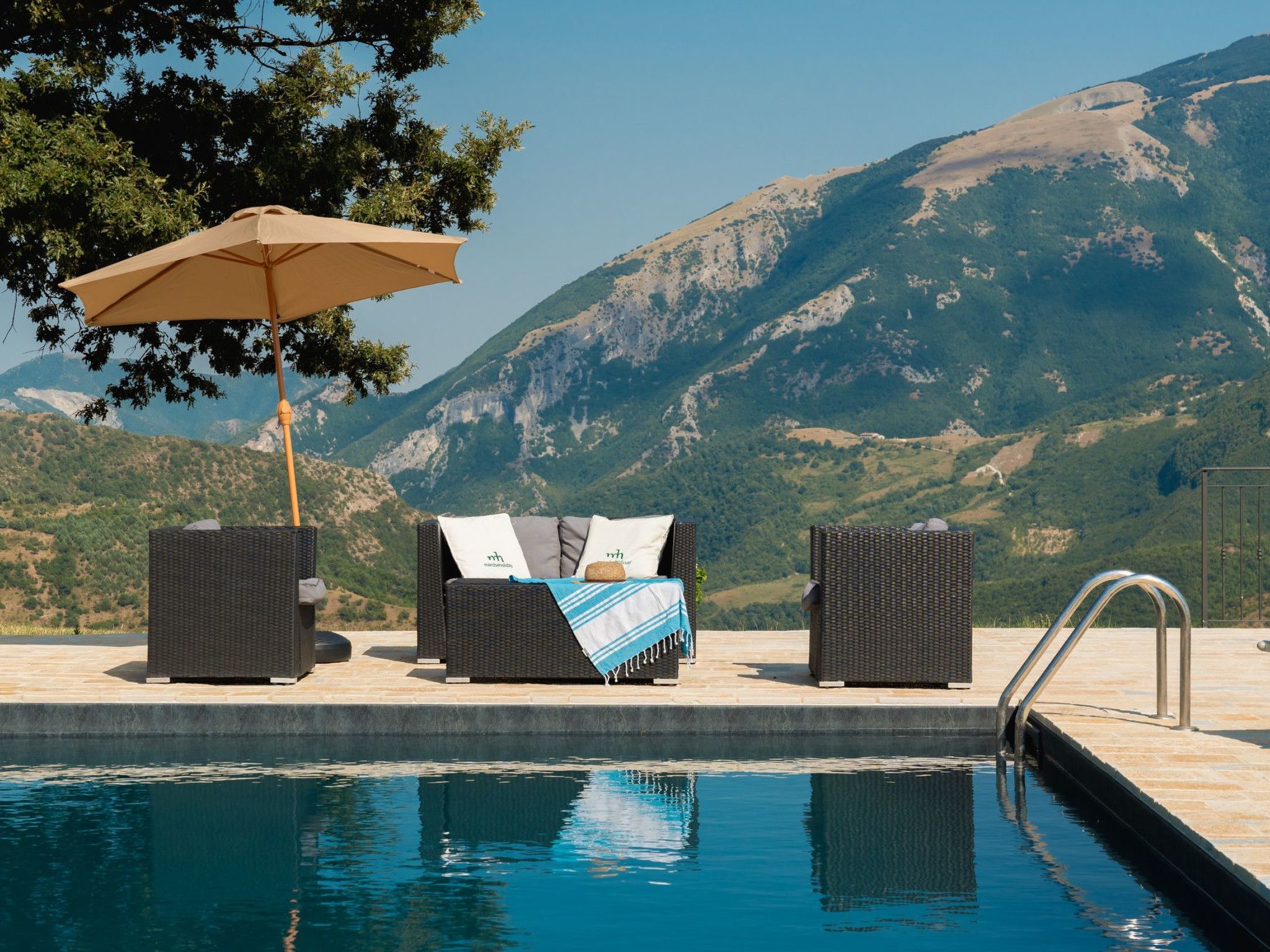 Ca Quattrocchi, Marcheholiday-Binnen