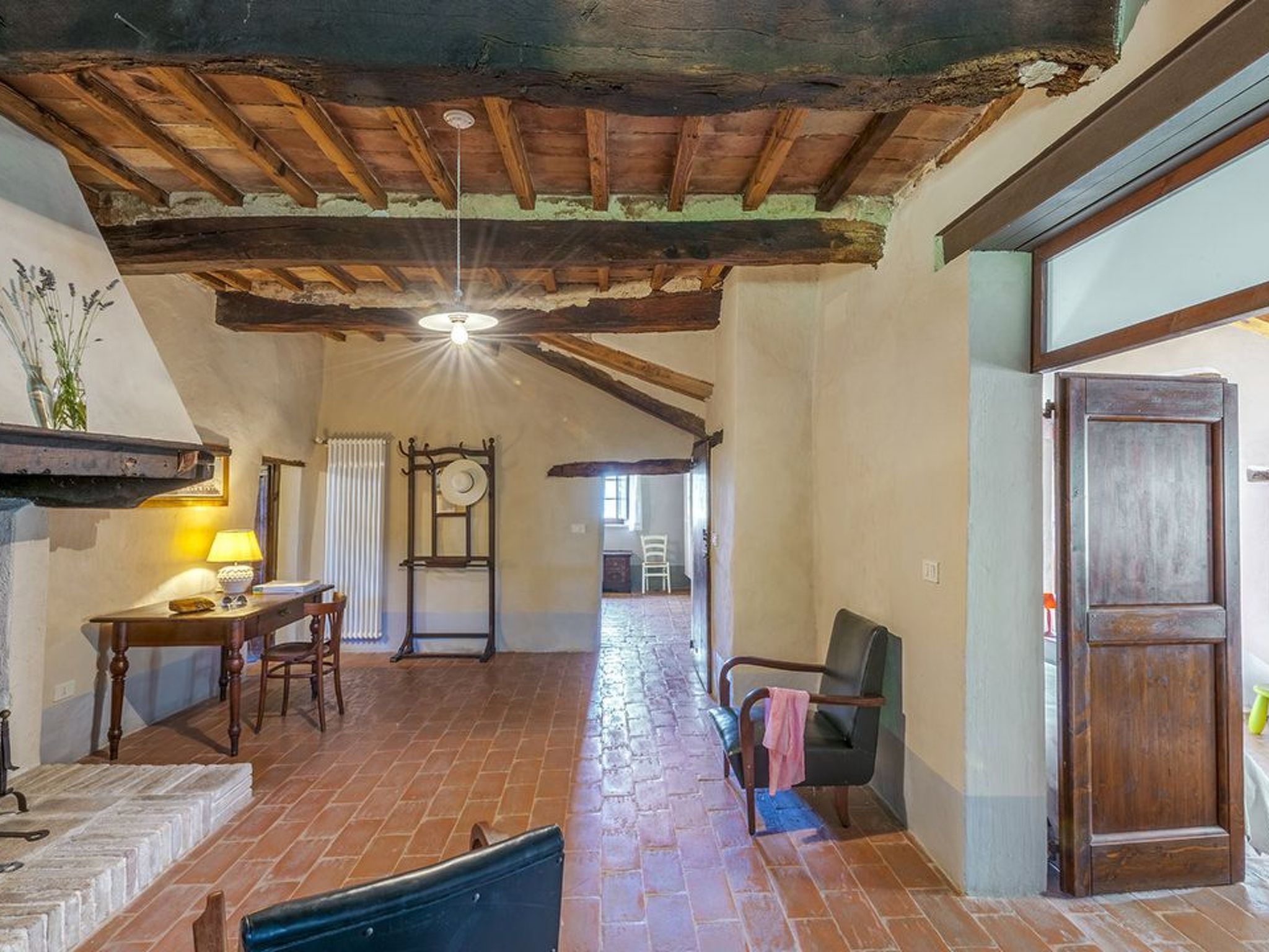 Ferienvilla 'Checello' mit privatem Pool-Binnen