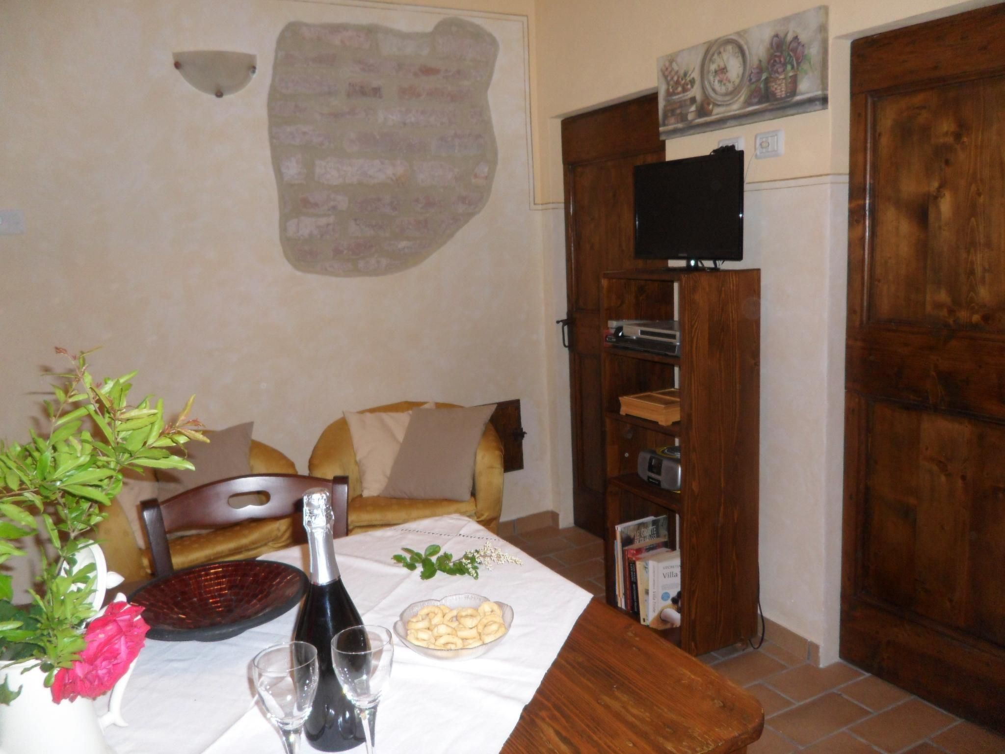 Flacher Flieder-Binnen