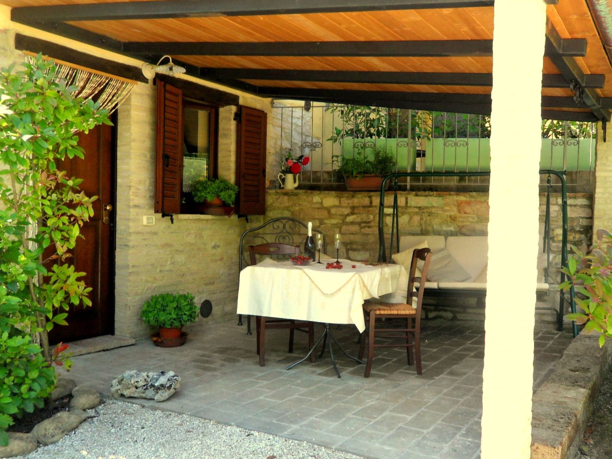 Flacher Flieder-Binnen