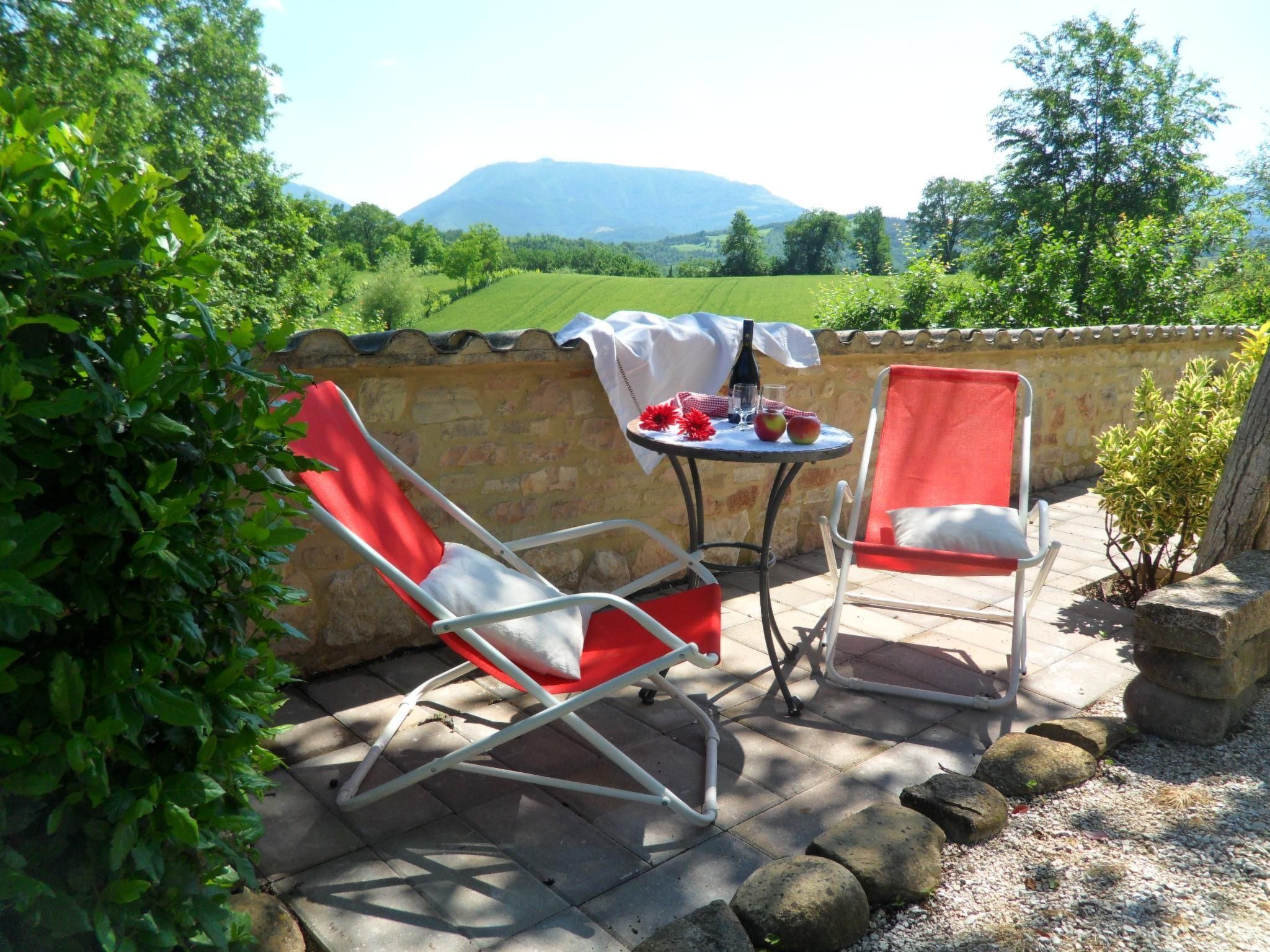 Flacher Flieder-Binnen