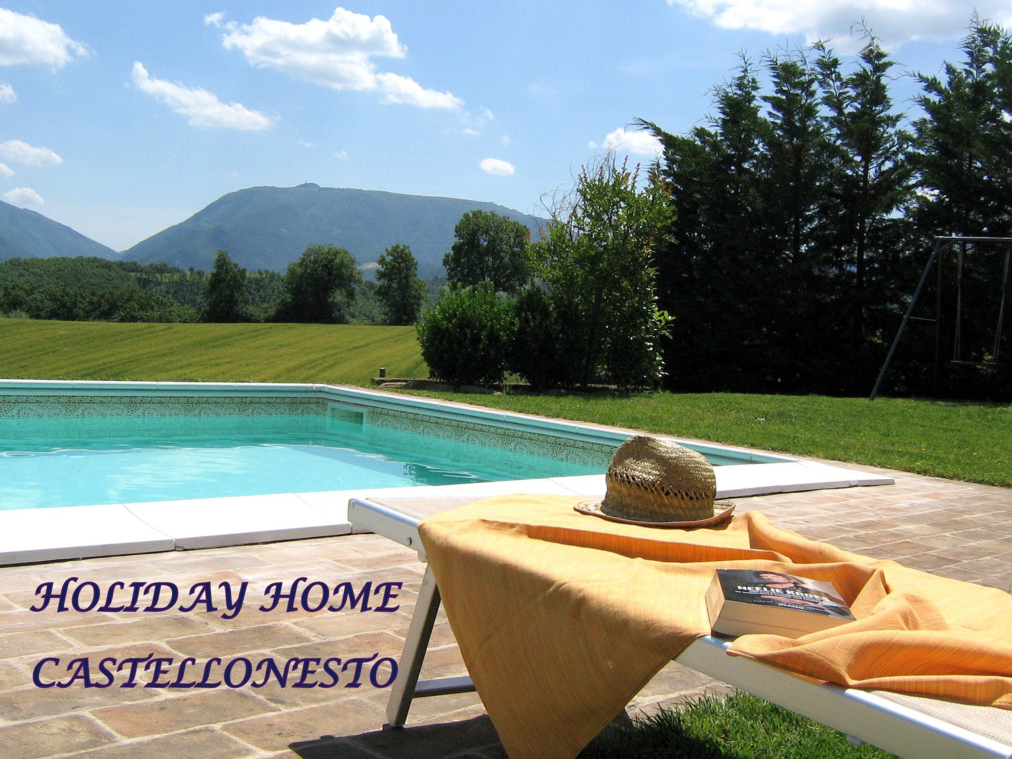 Flacher Flieder-Binnen