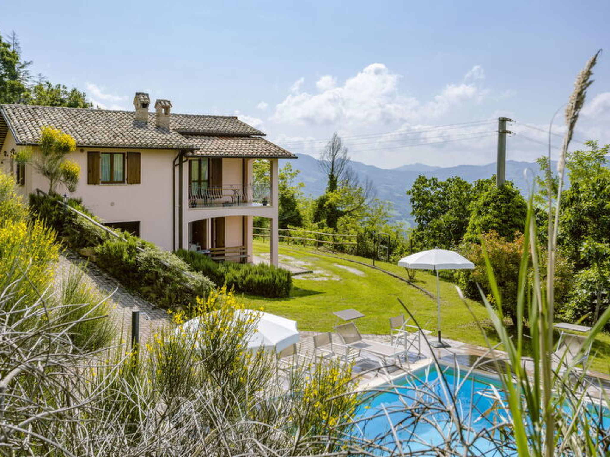 Vakantiehuis met privé zwembad in Acqualagna (Italië) voor 16 personen