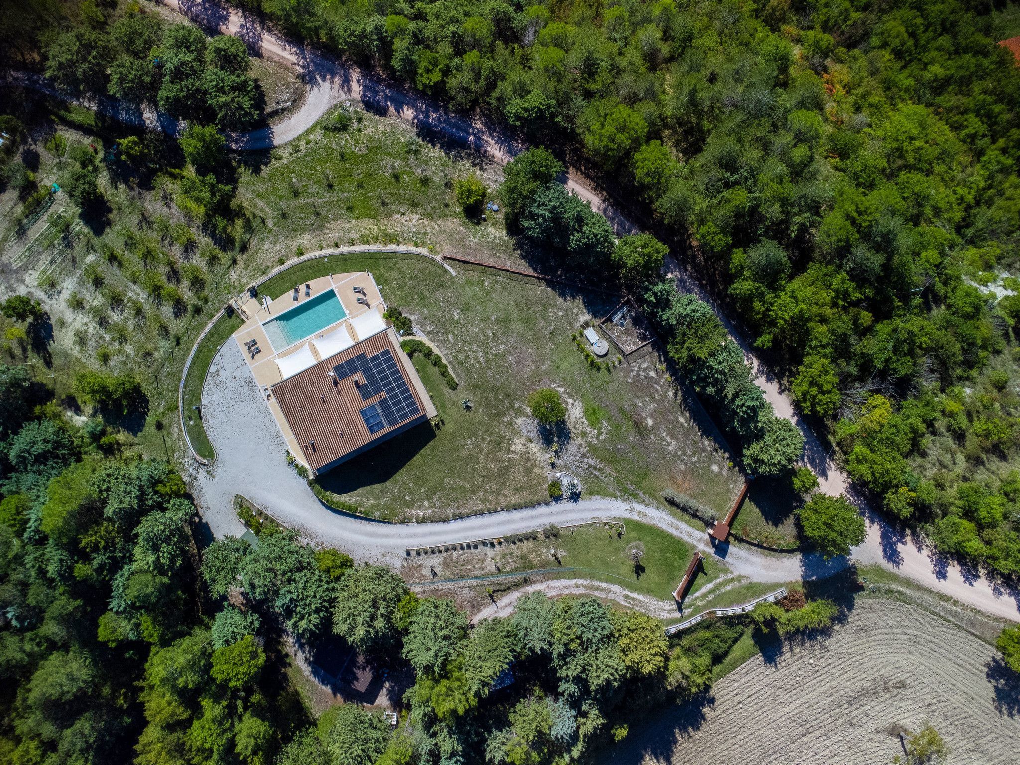 Villa Montefalcone, Außen- und Innenpool-Binnen