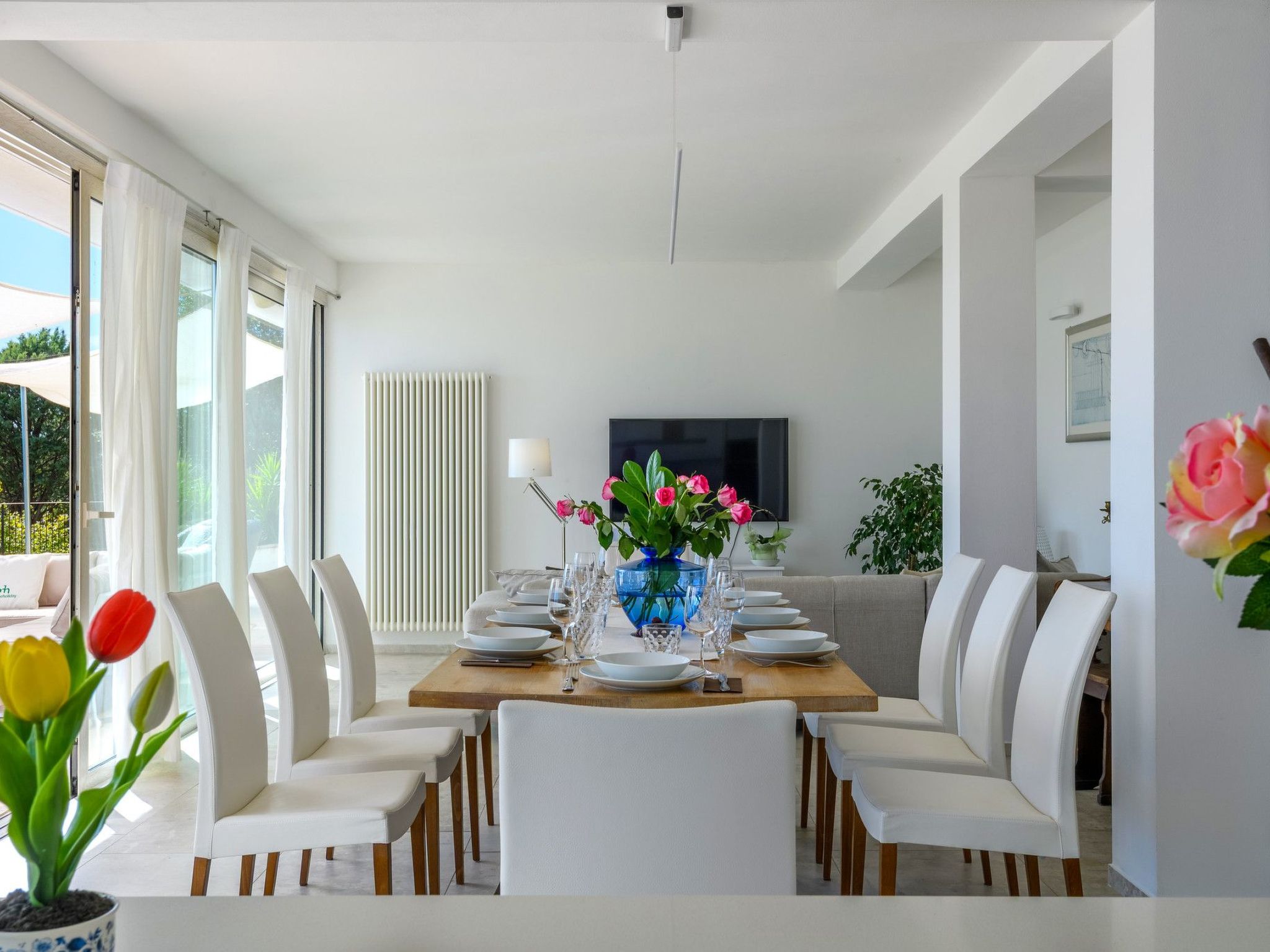 Villa Montefalcone, Außen- und Innenpool-Binnen