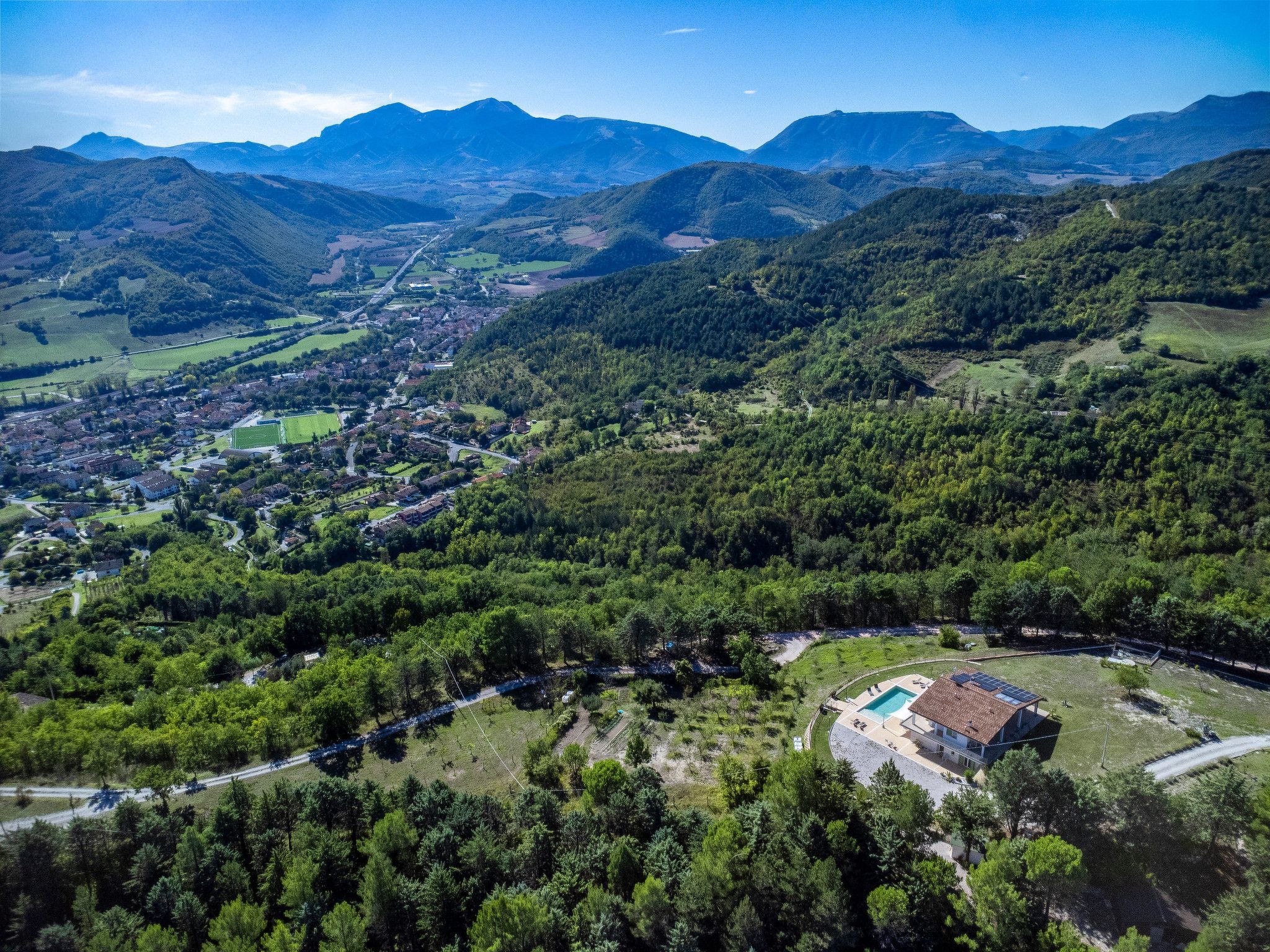 Villa Montefalcone, Außen- und Innenpool-Binnen