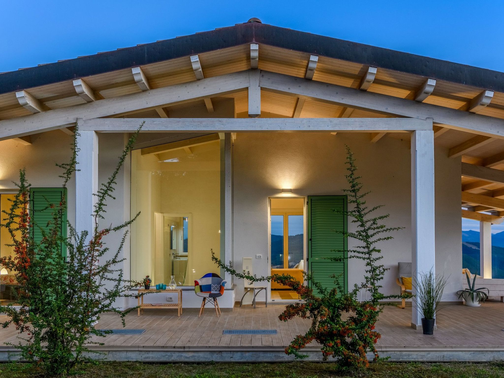 Villa Montefalcone, Außen- und Innenpool-Binnen