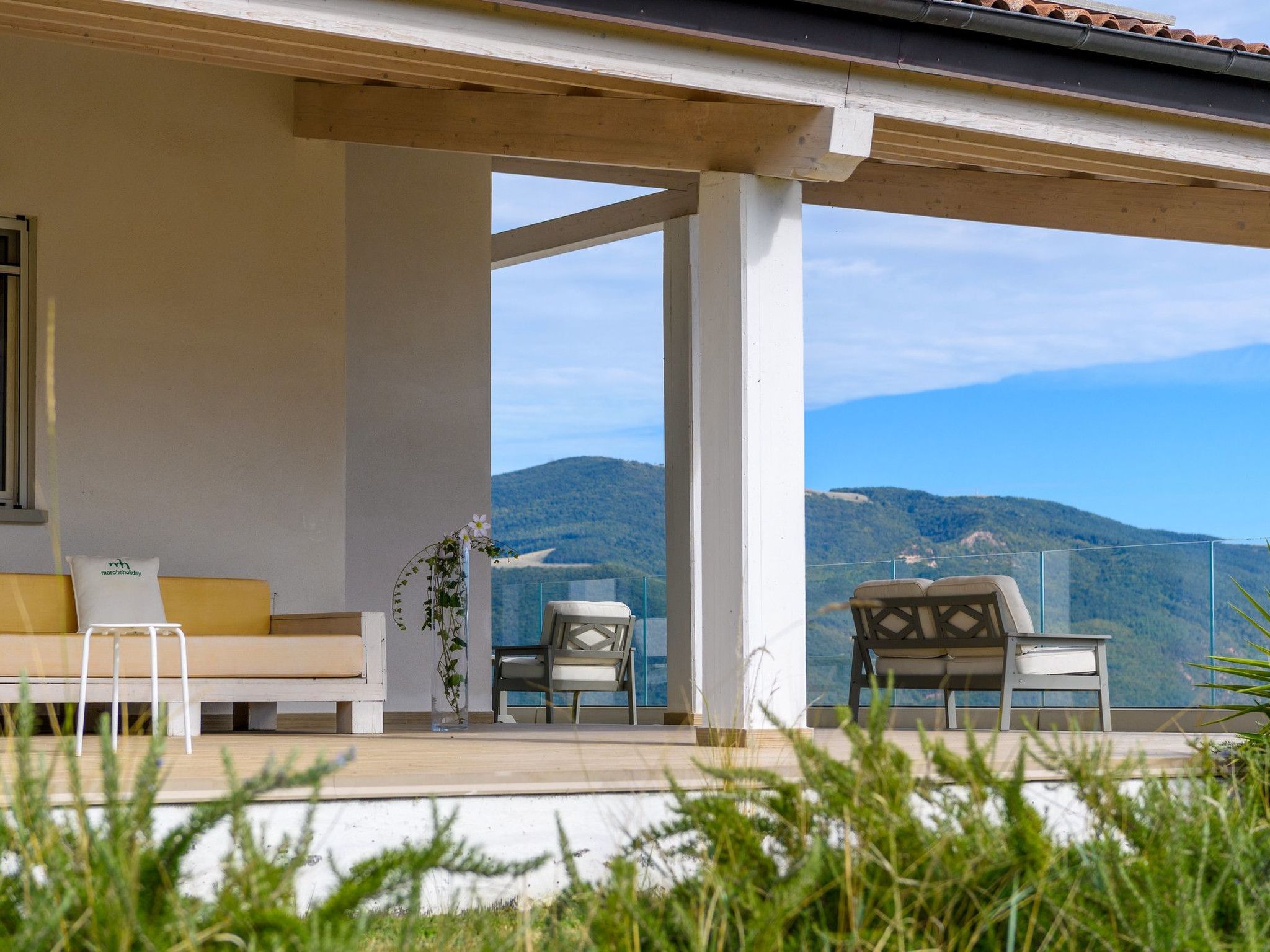 Villa Montefalcone, Außen- und Innenpool-Binnen