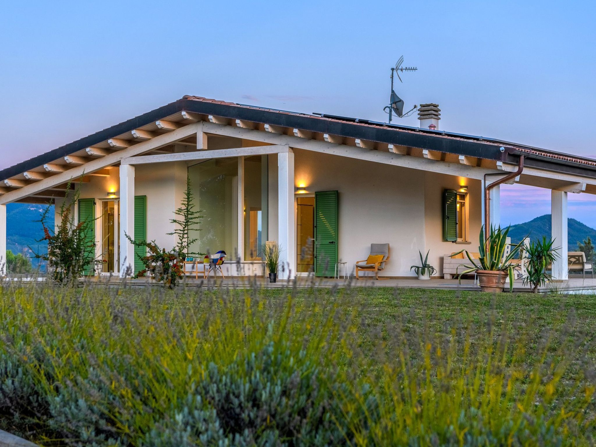 Villa Montefalcone, Außen- und Innenpool-Binnen