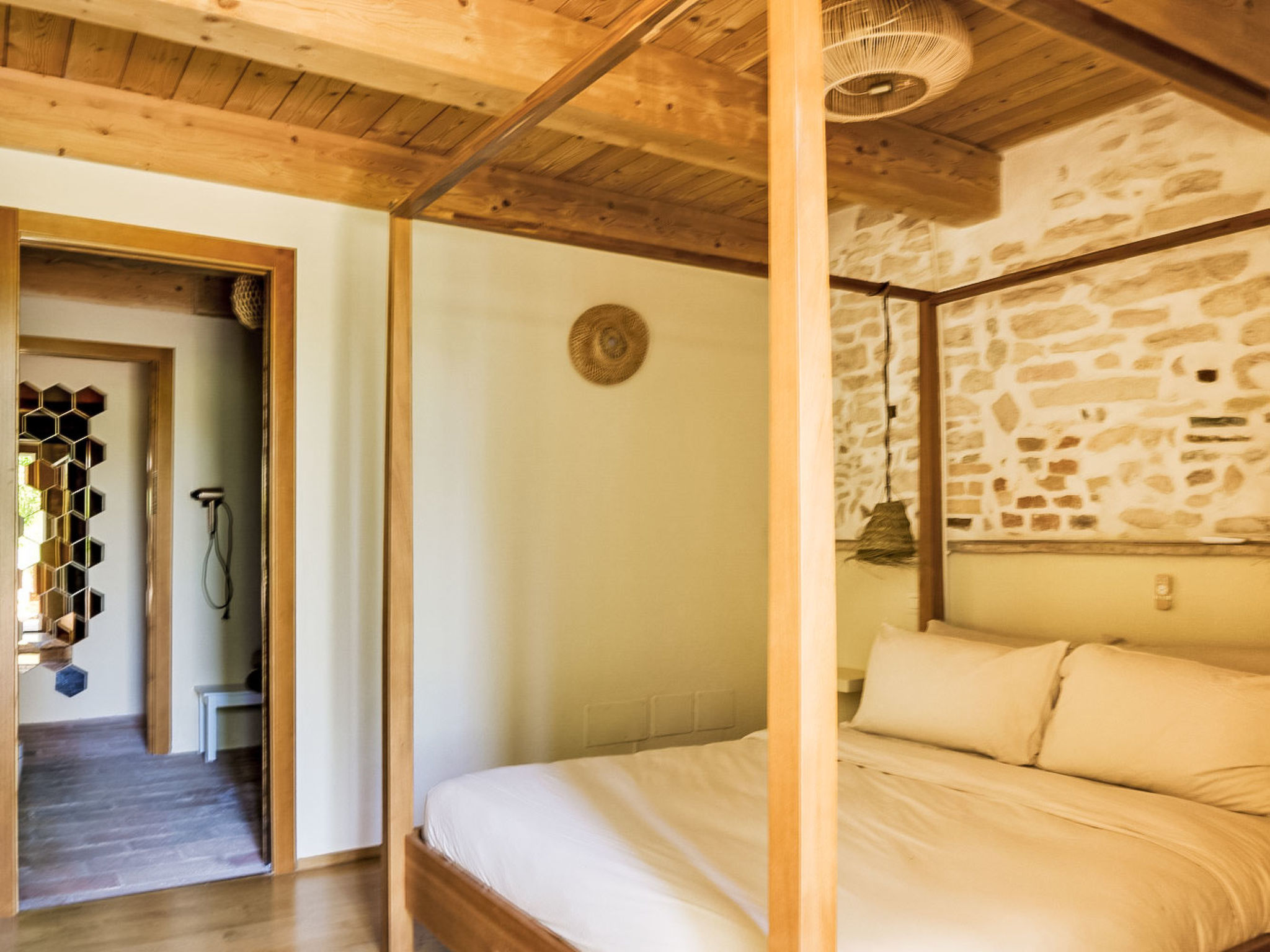Monte Pino - Inside