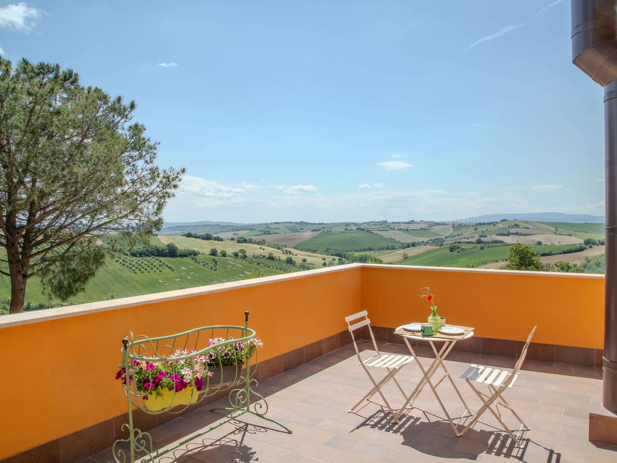 Haus mit Terrasse mit Aussicht und Gemeinschaftspool-Binnen