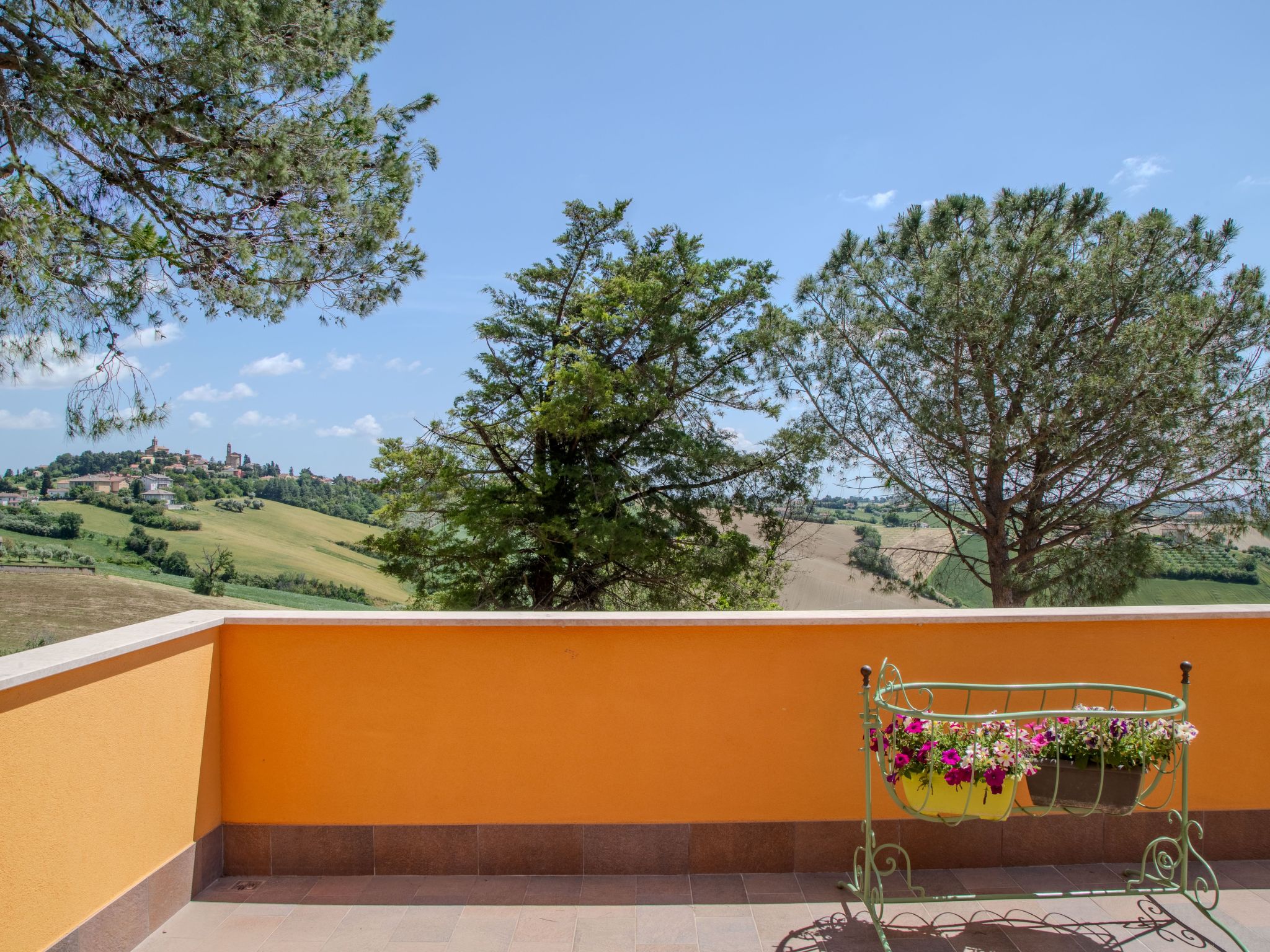 Haus mit Terrasse mit Aussicht und Gemeinschaftspool-Binnen