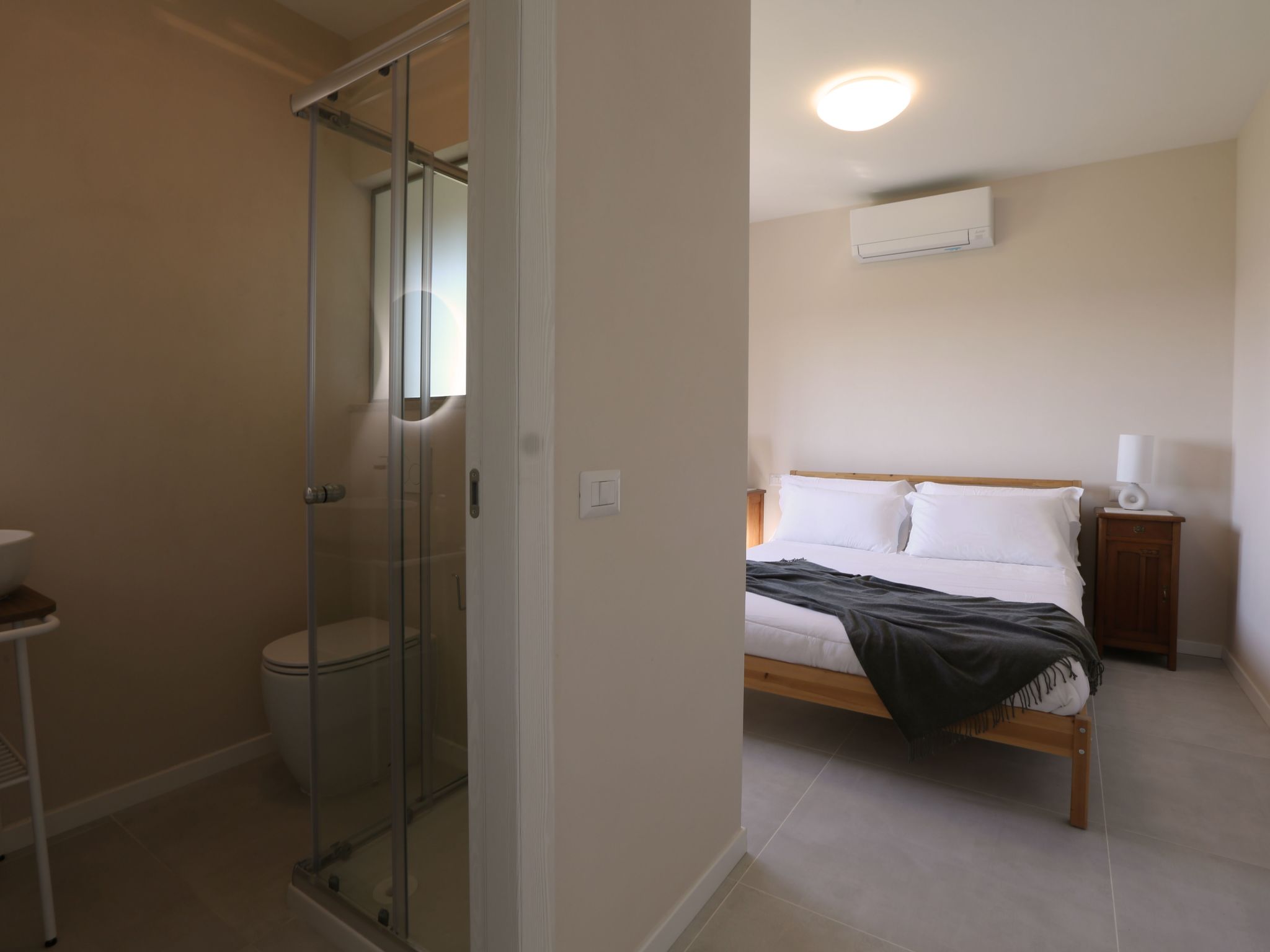 Neue Wohnung mit 2 Zimmern, Veranda und Pool-Binnen