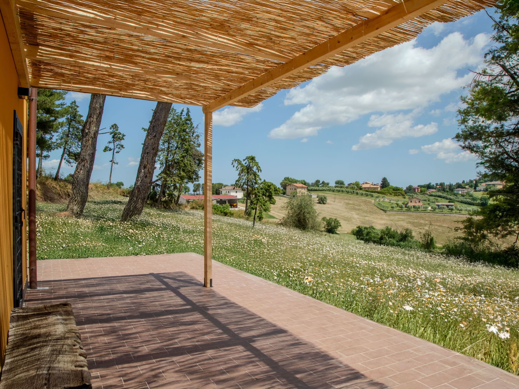 Neue Wohnung mit 2 Zimmern, Veranda und Pool-Binnen