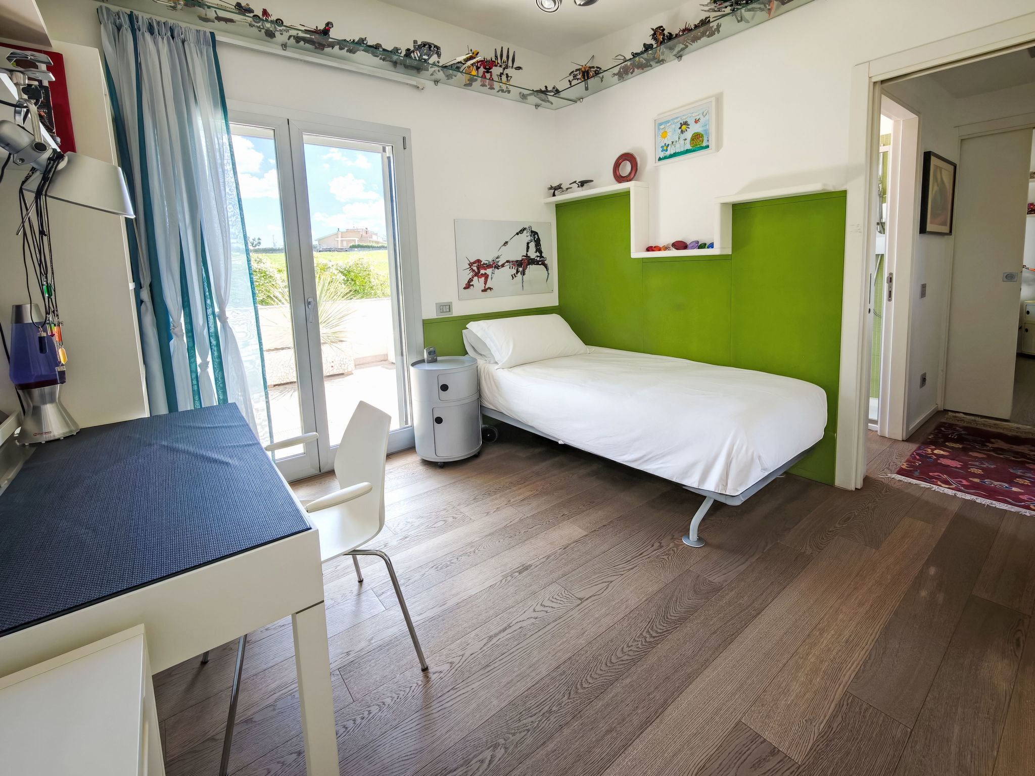 Mulberry Garden - Binnen