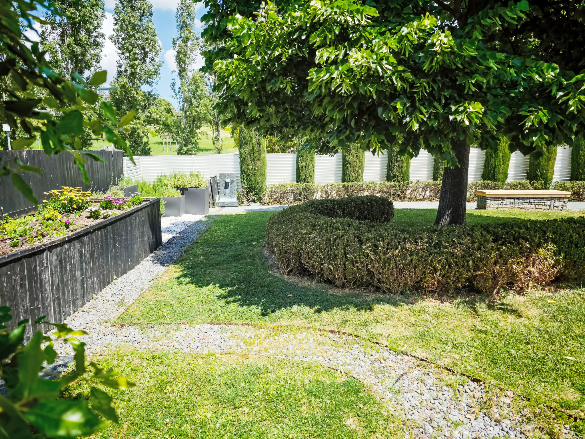 Mulberry Garden - Buiten
