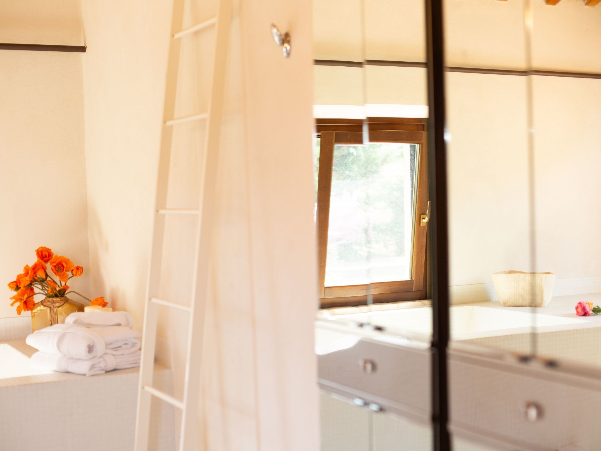 Villa Gelso mit Pool, Sauna und atemberaubender Aussicht-Dedans