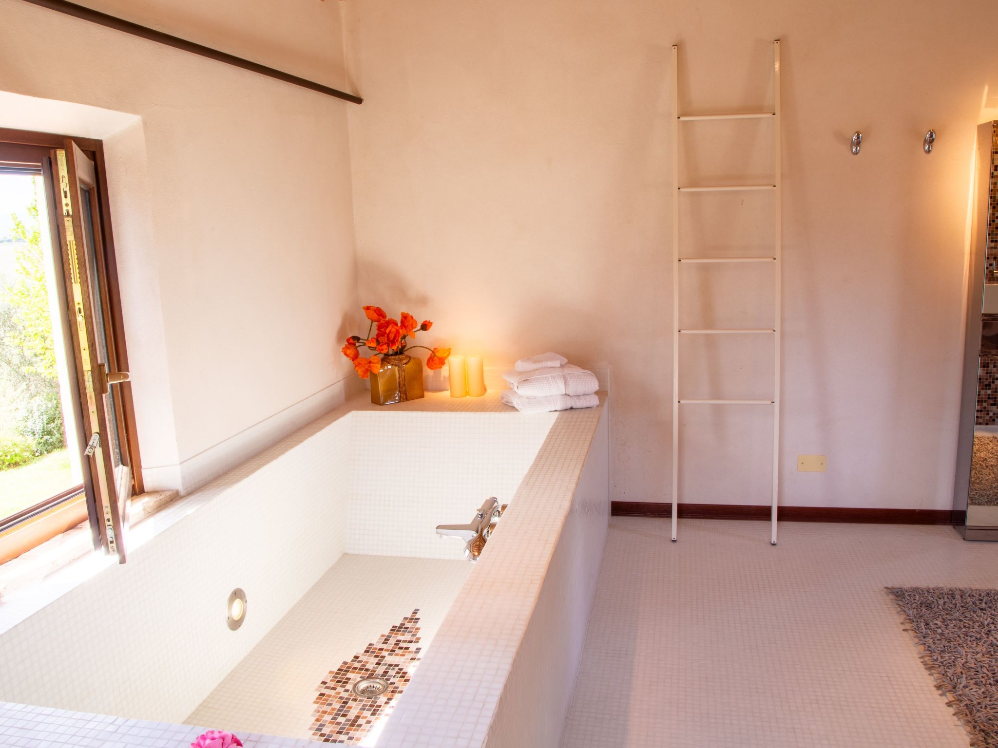 Villa Gelso mit Pool, Sauna und atemberaubender Aussicht-Dedans