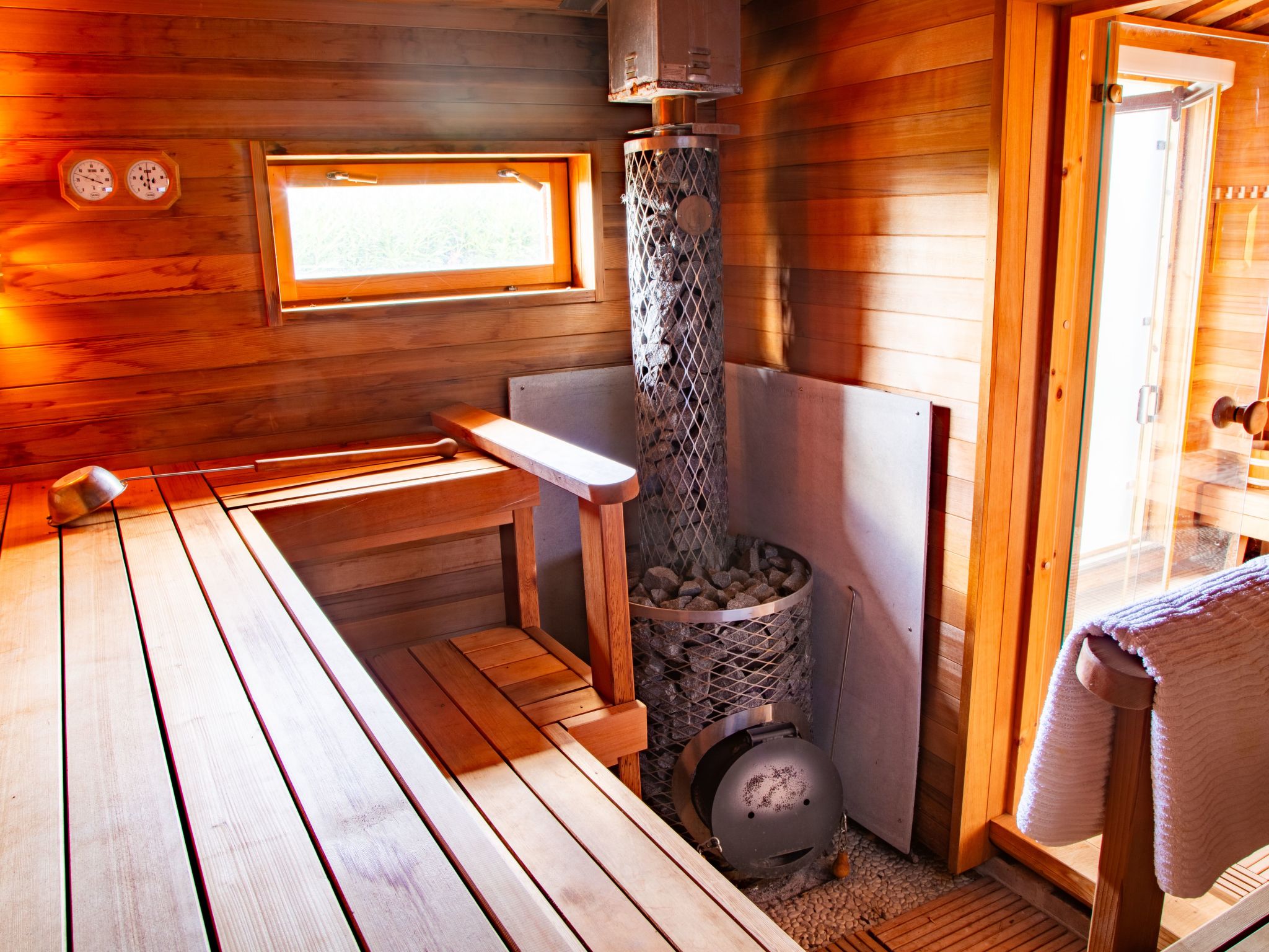 Villa Gelso mit Pool, Sauna und atemberaubender Aussicht-Dedans