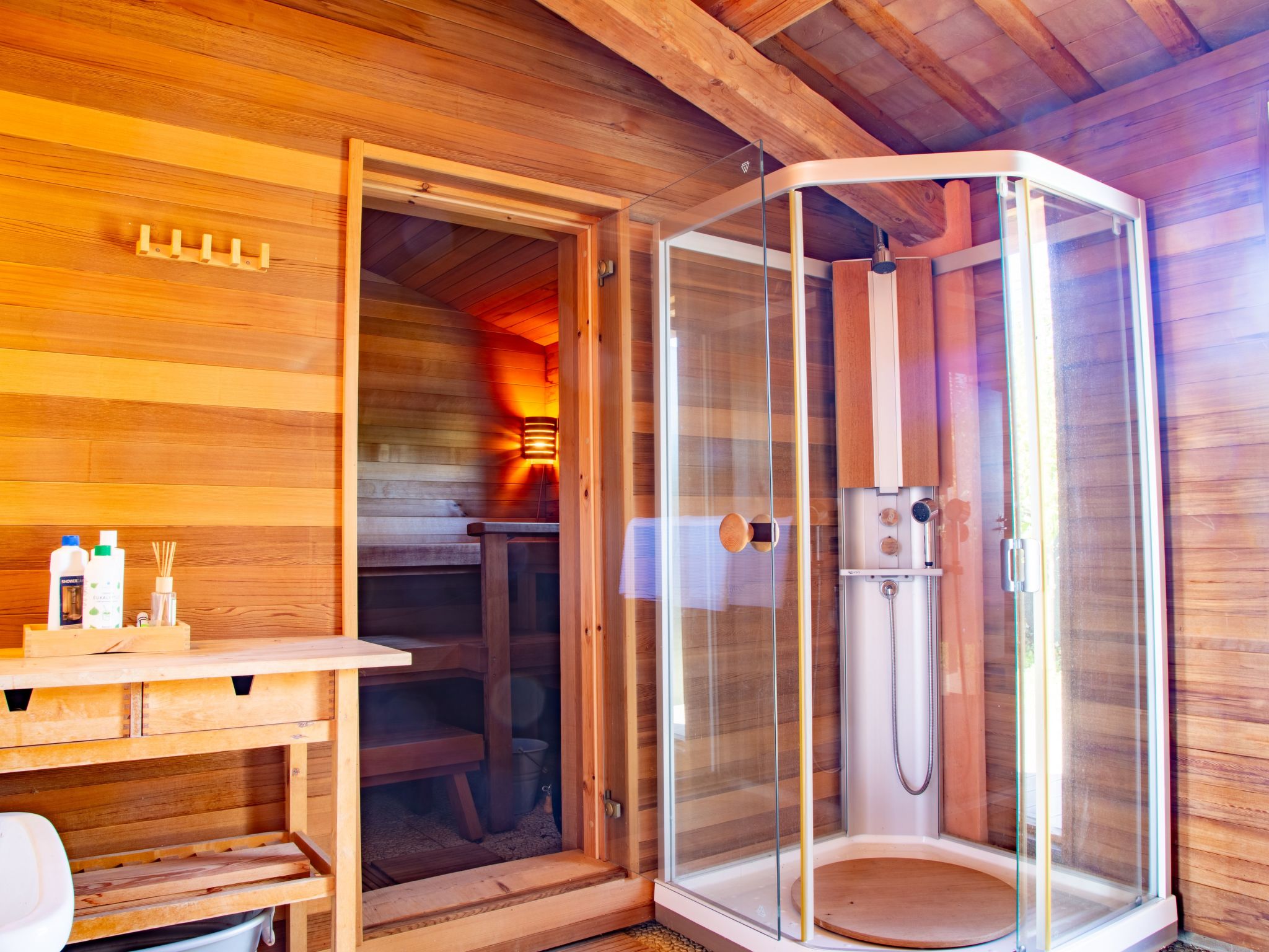 Villa Gelso mit Pool, Sauna und atemberaubender Aussicht-Dedans