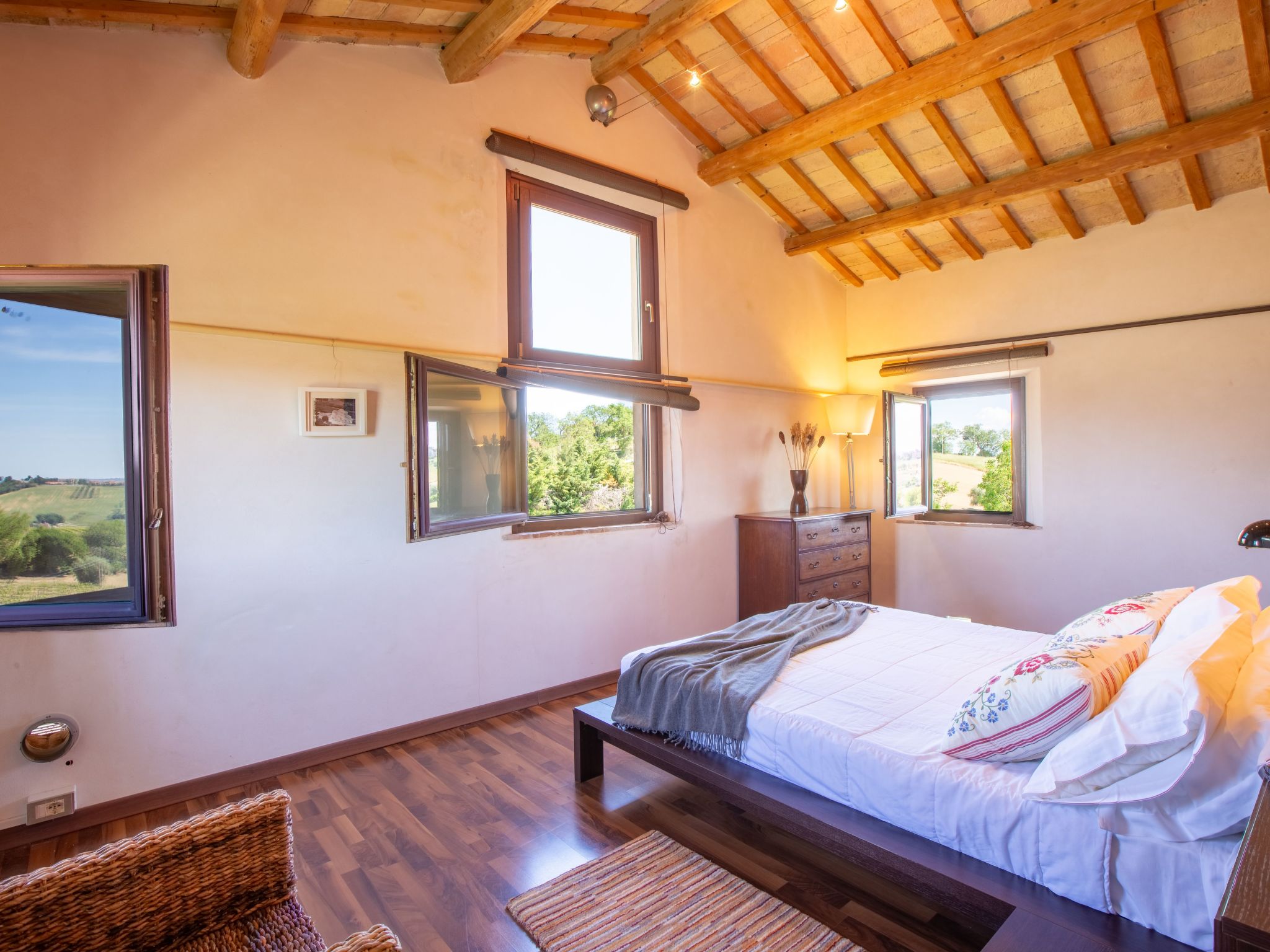 Villa Gelso mit Pool, Sauna und atemberaubender Aussicht-Dedans