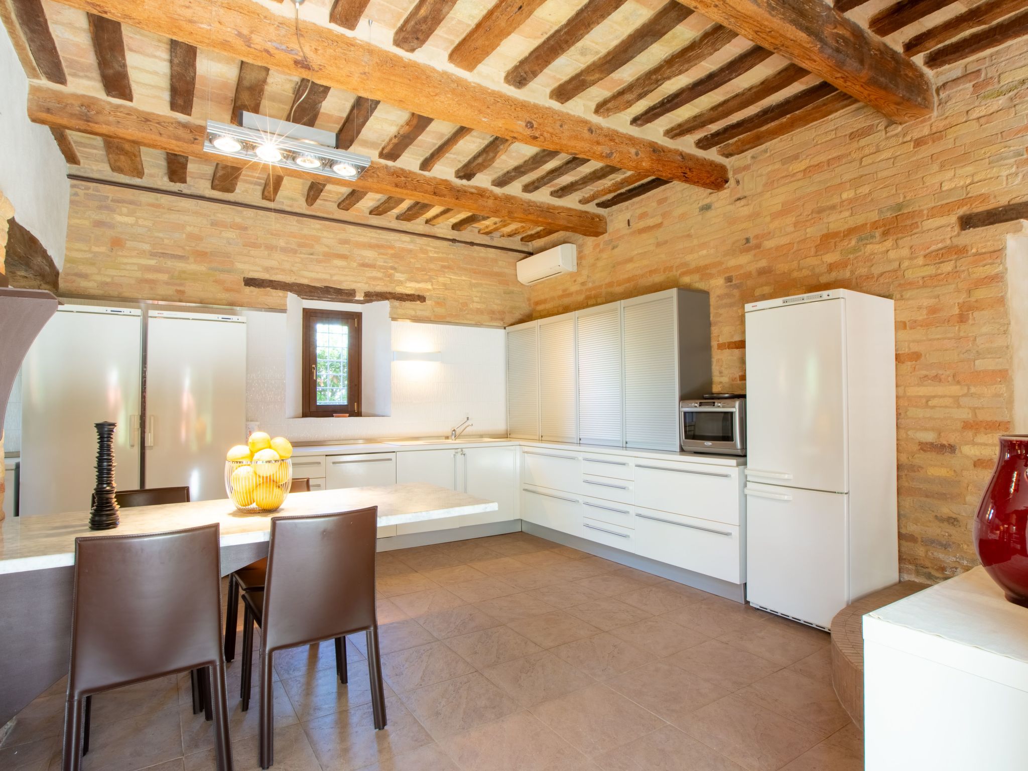 Villa Gelso mit Pool, Sauna und atemberaubender Aussicht-Dedans