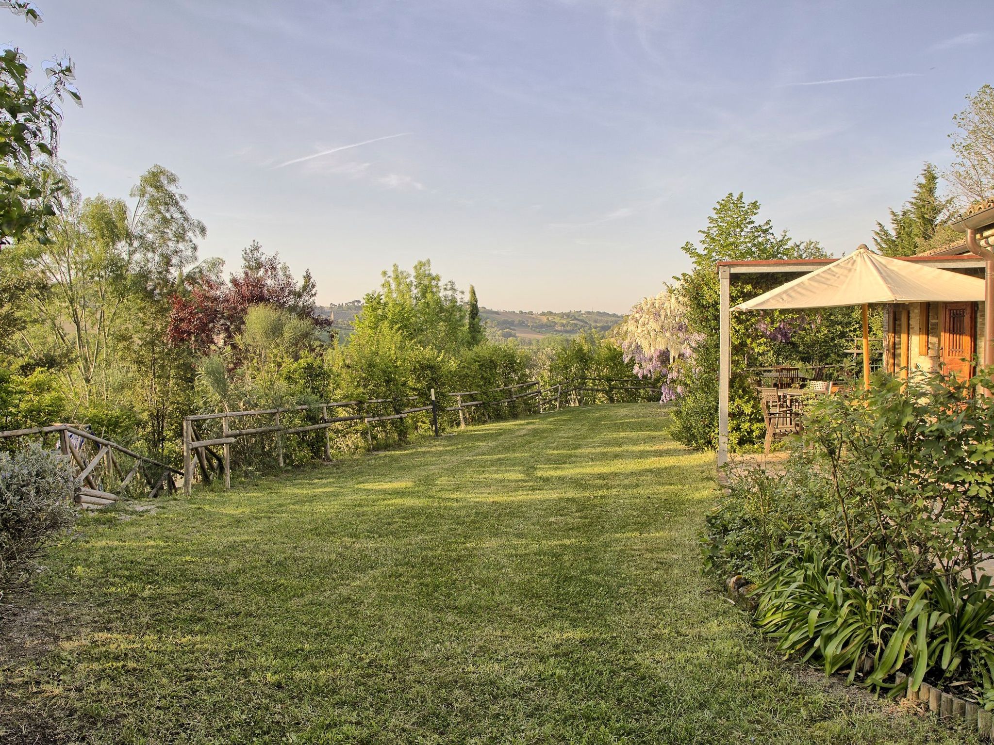 Haus in Ostra mit privatem Pool-Binnen