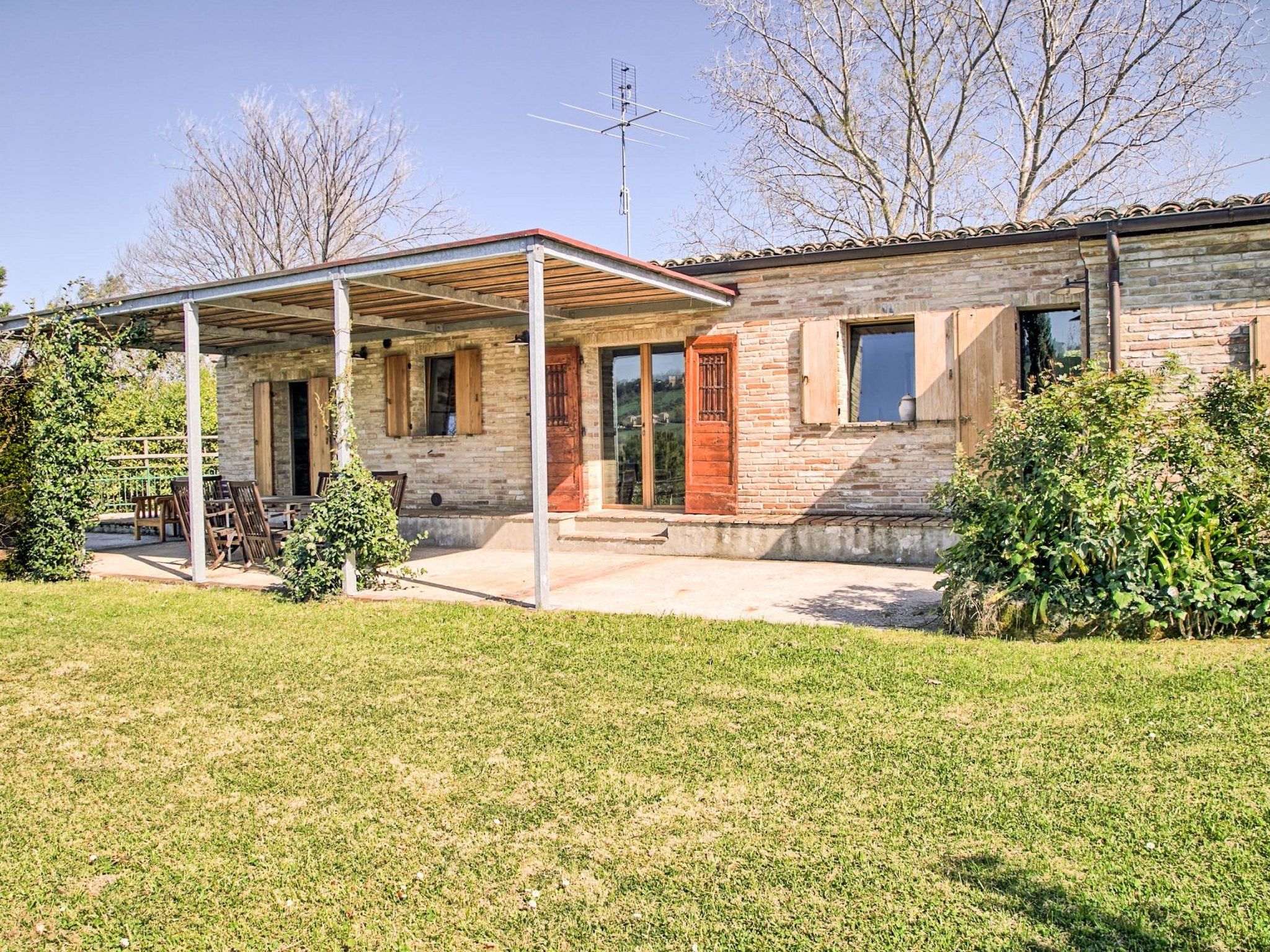 Haus in Ostra mit privatem Pool-Binnen