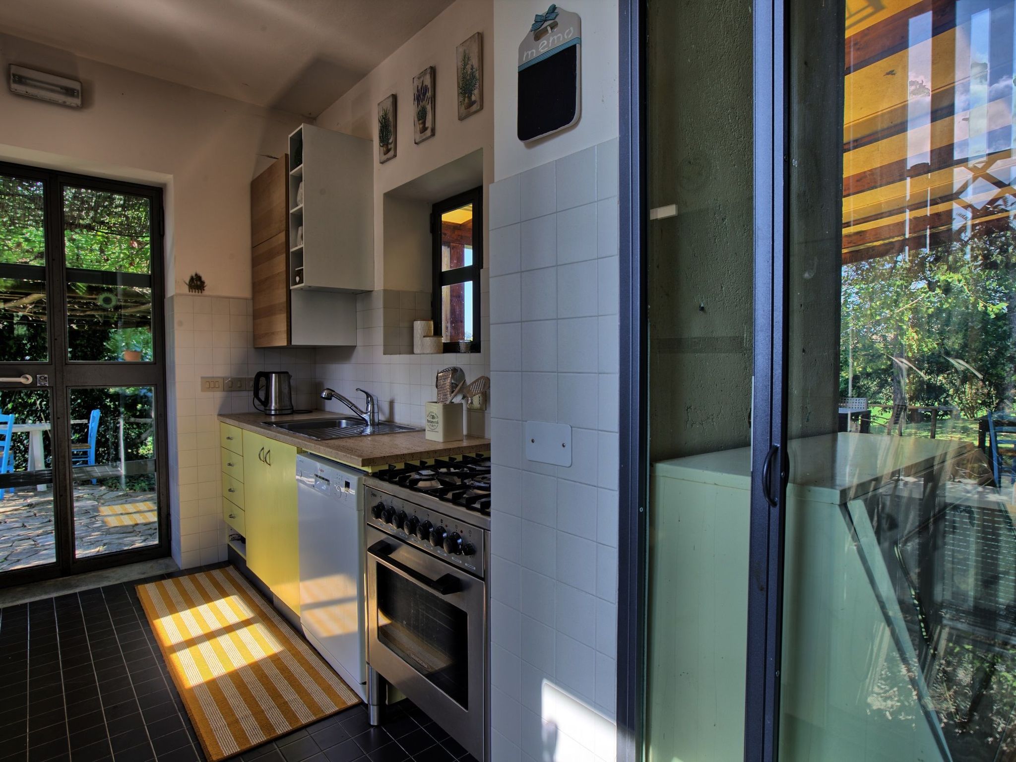 Haus der Musik 270m Veranda, Garten und Pool-Binnen