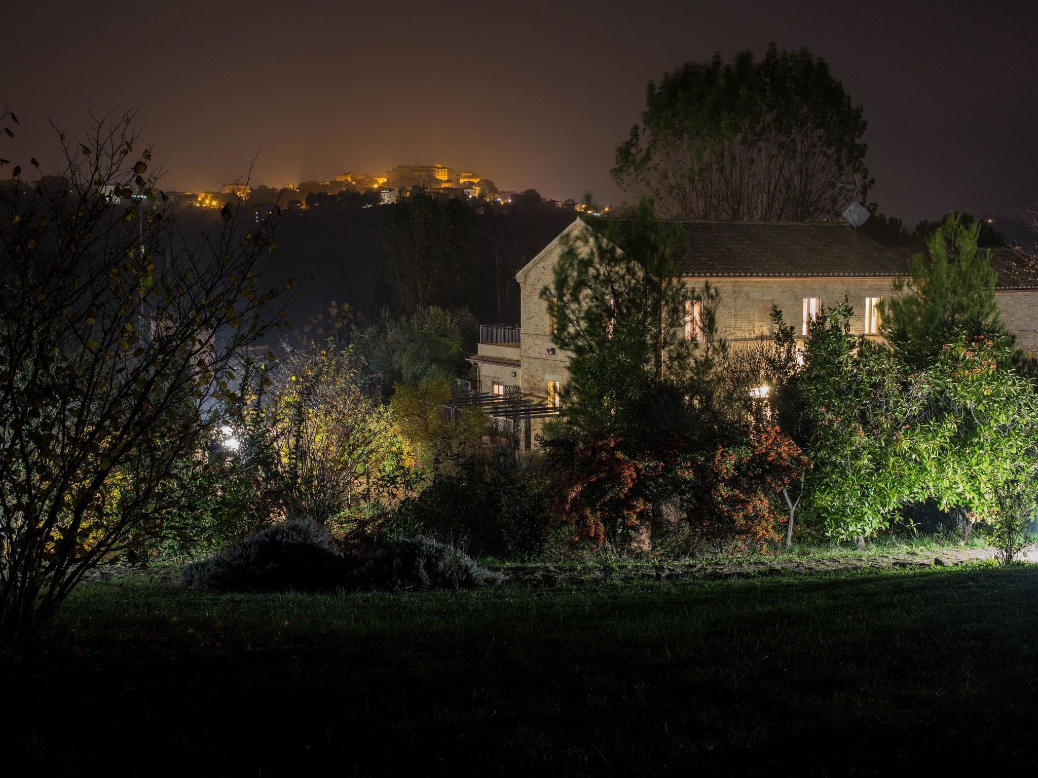 Haus der Musik 270m Veranda, Garten und Pool-Binnen