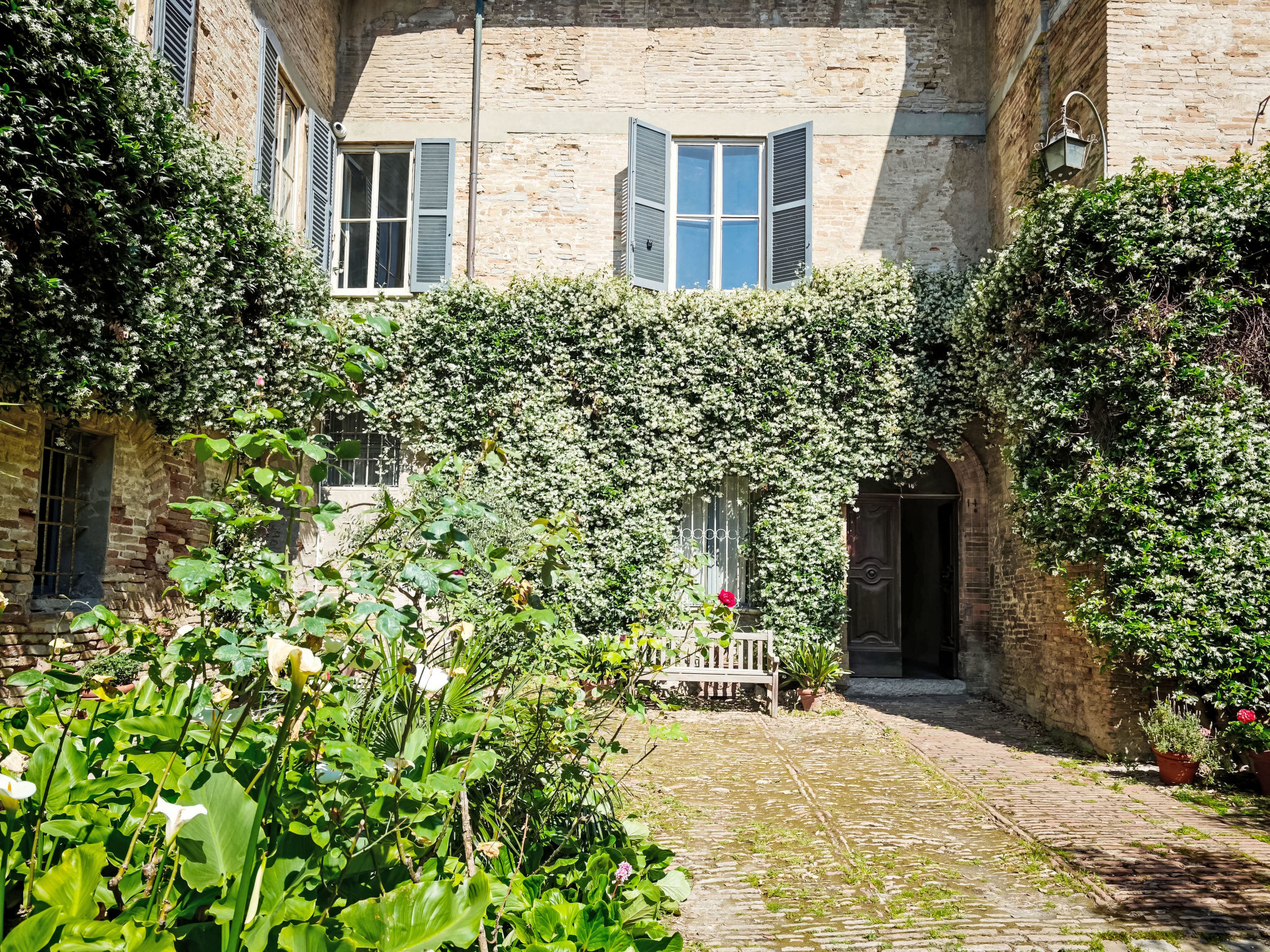 Dimora storica del 1400 con balcone - Outside