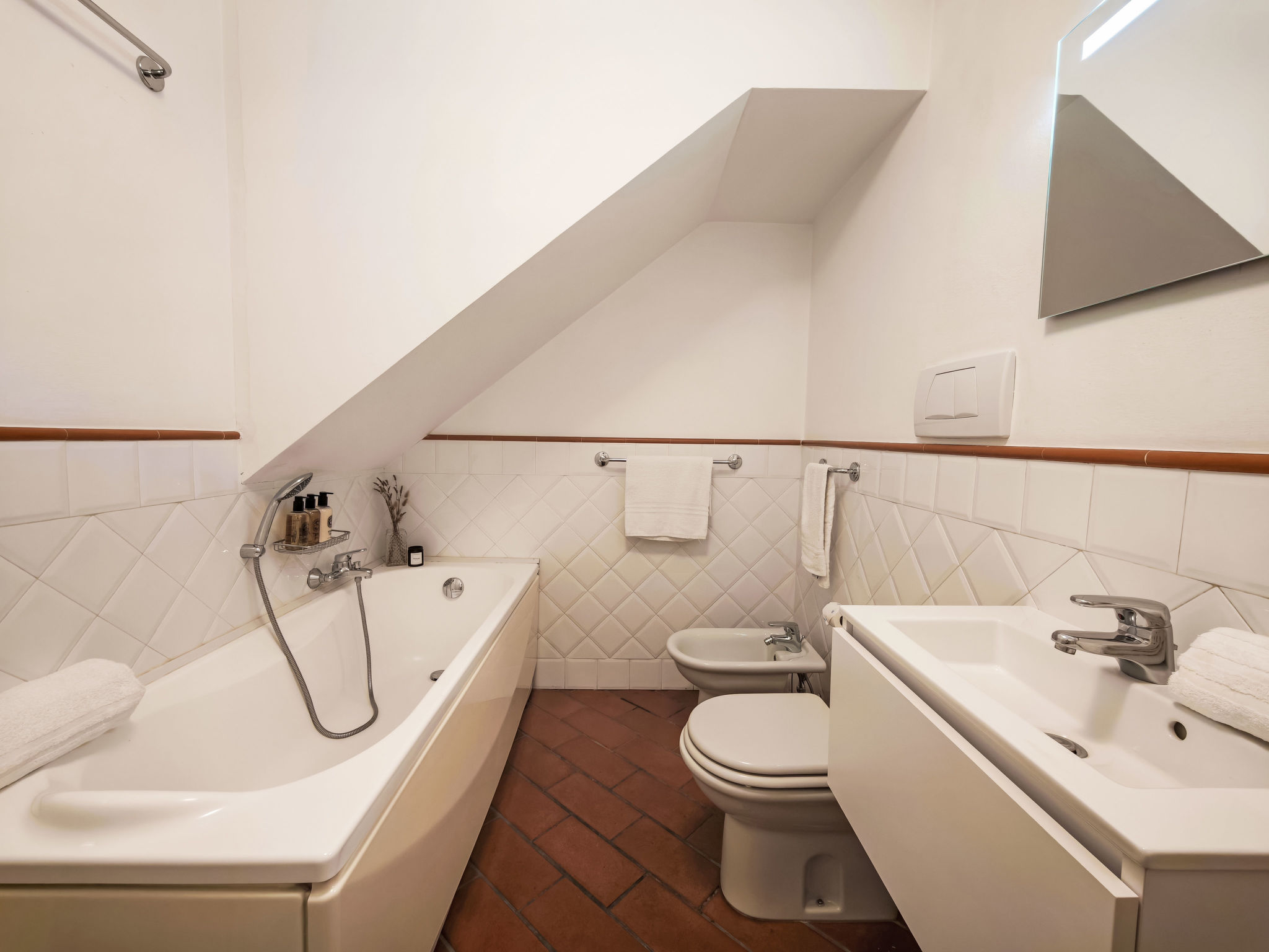 Dimora storica del 1400 con balcone - Inside