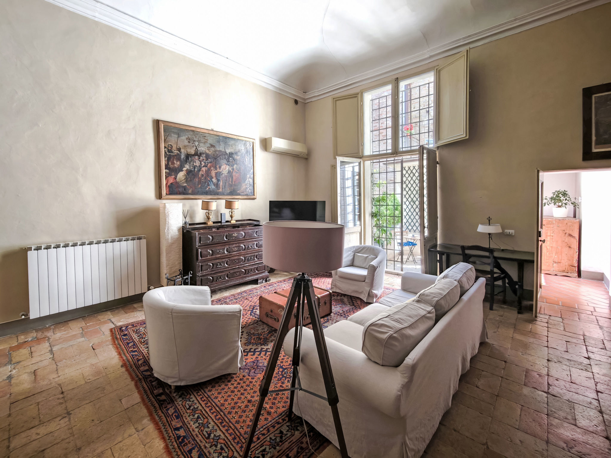 Dimora storica del 1400 con balcone - Inside