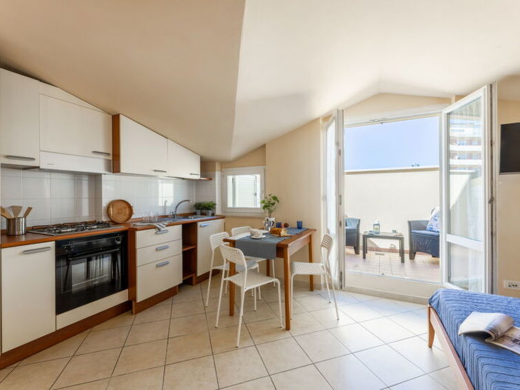 Centraal gelegen appartement aan zee in Porto Recanati in Porto Recanati