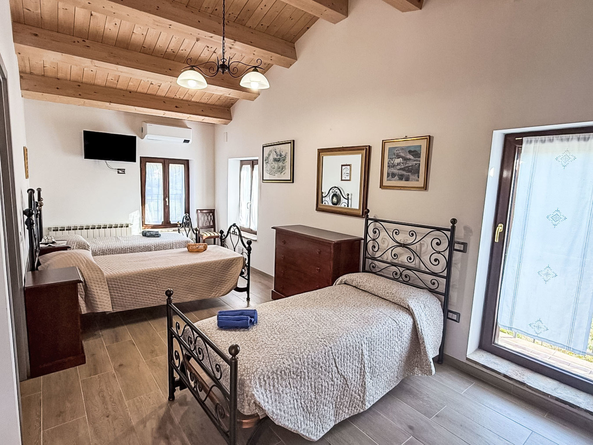 Ferienvilla mit privatem Pool und Whirlpool - Binnen